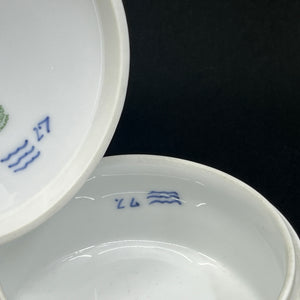 Musselmalet Riflet sommerfugle æske, 11 cm.