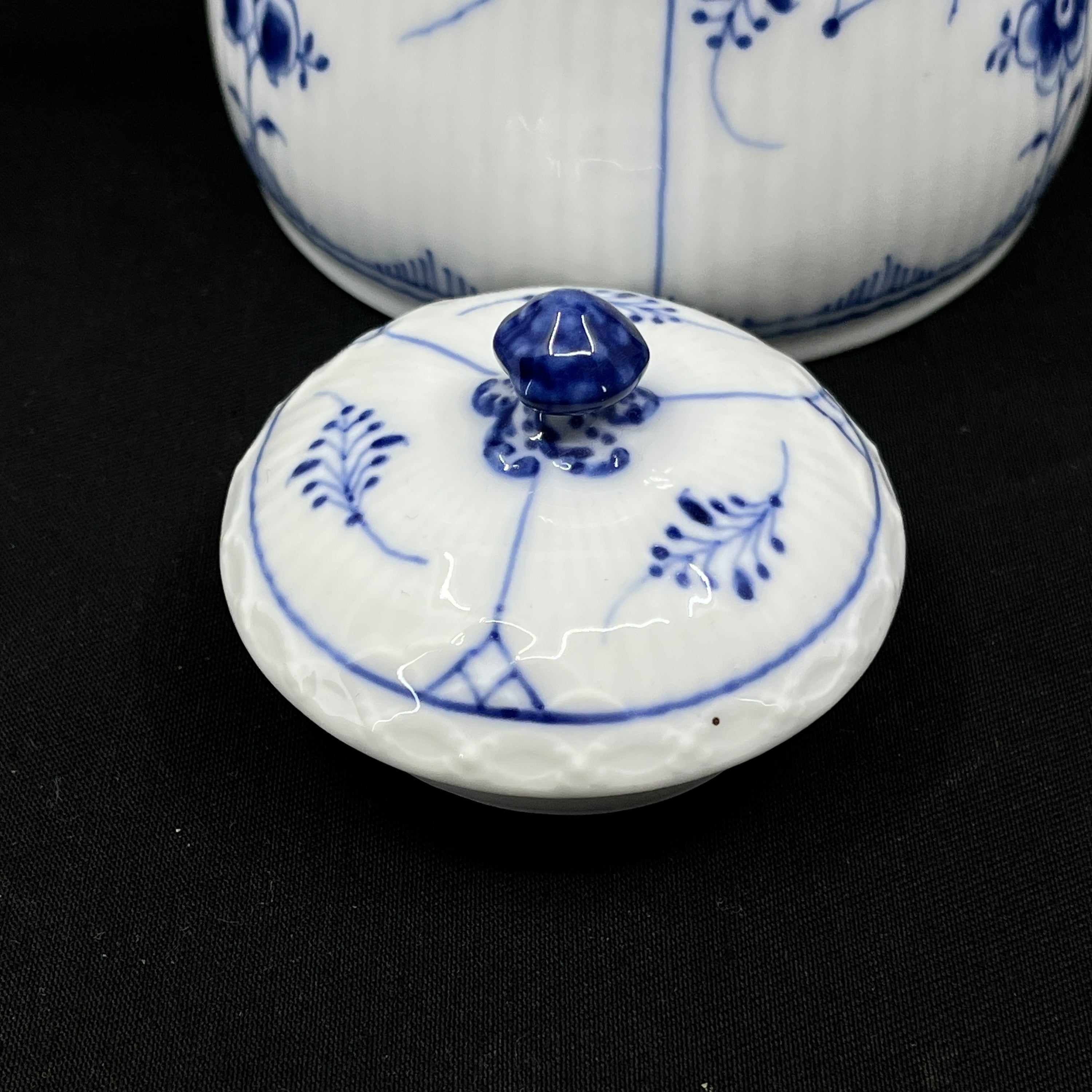 Musselmalet Riflet chokoladekande, 1/34