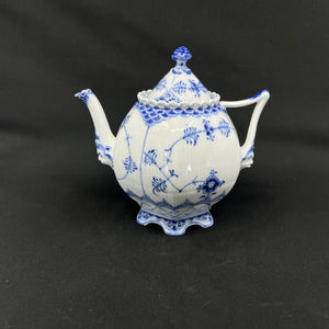 Blue Fluted Full Lace tea pot, 1/1118