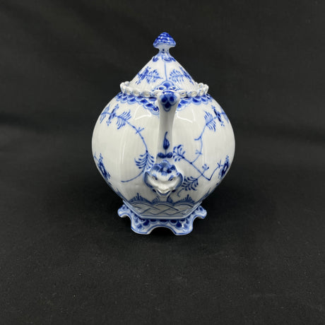 Blue Fluted Full Lace tea pot, 1/1118