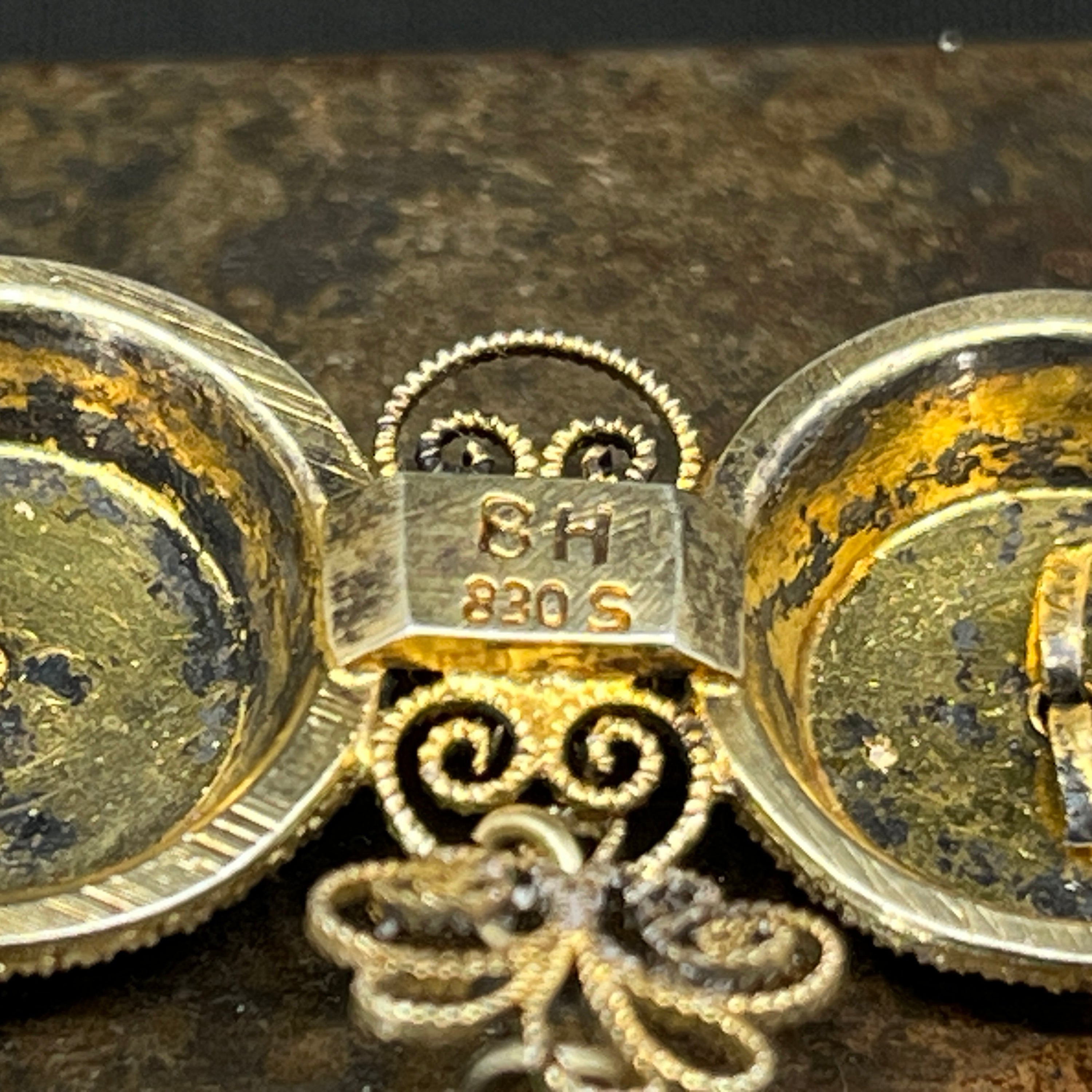 Forgyldt norsk sølje med emalje