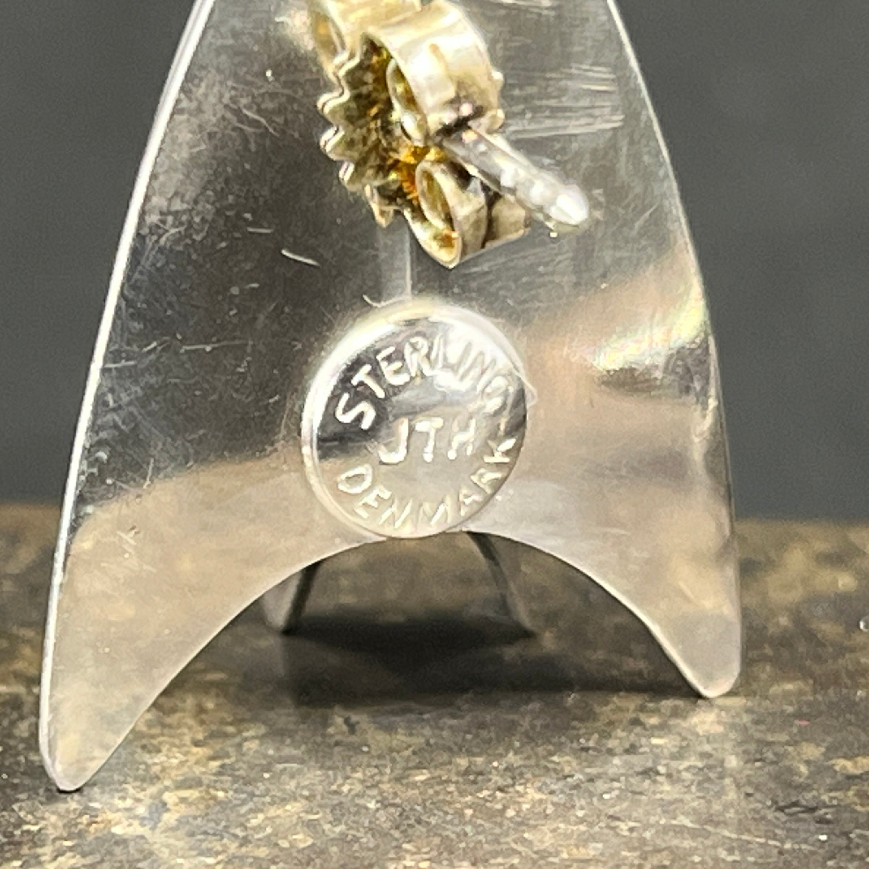 Moderne ørestikker af Jens Tage Hansen