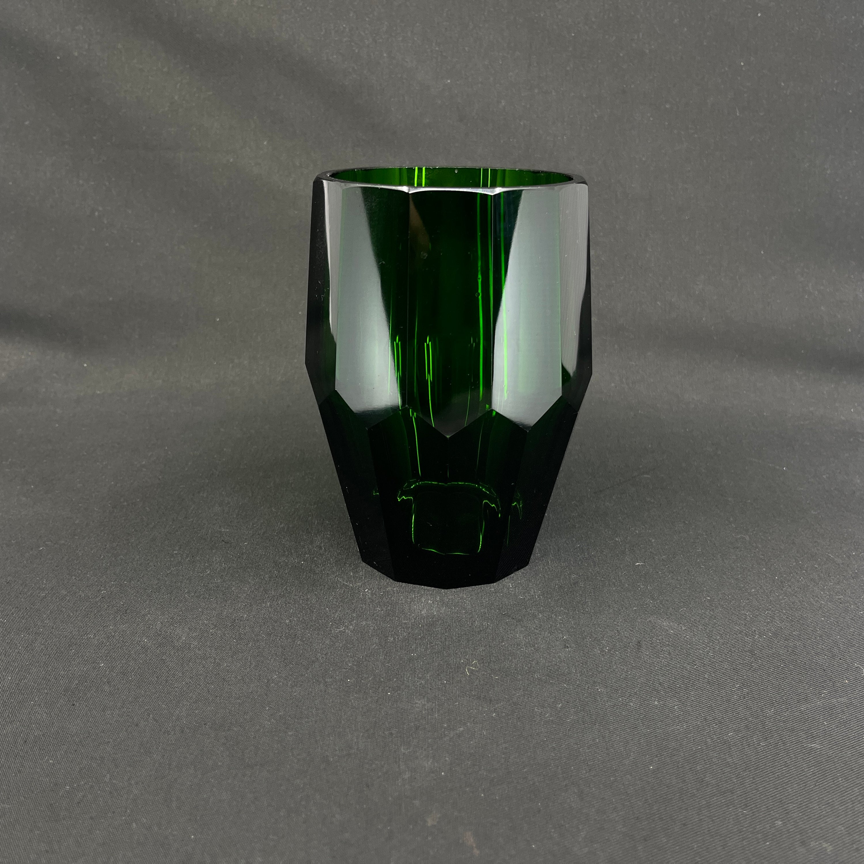 Flot stor grøn art deco vase