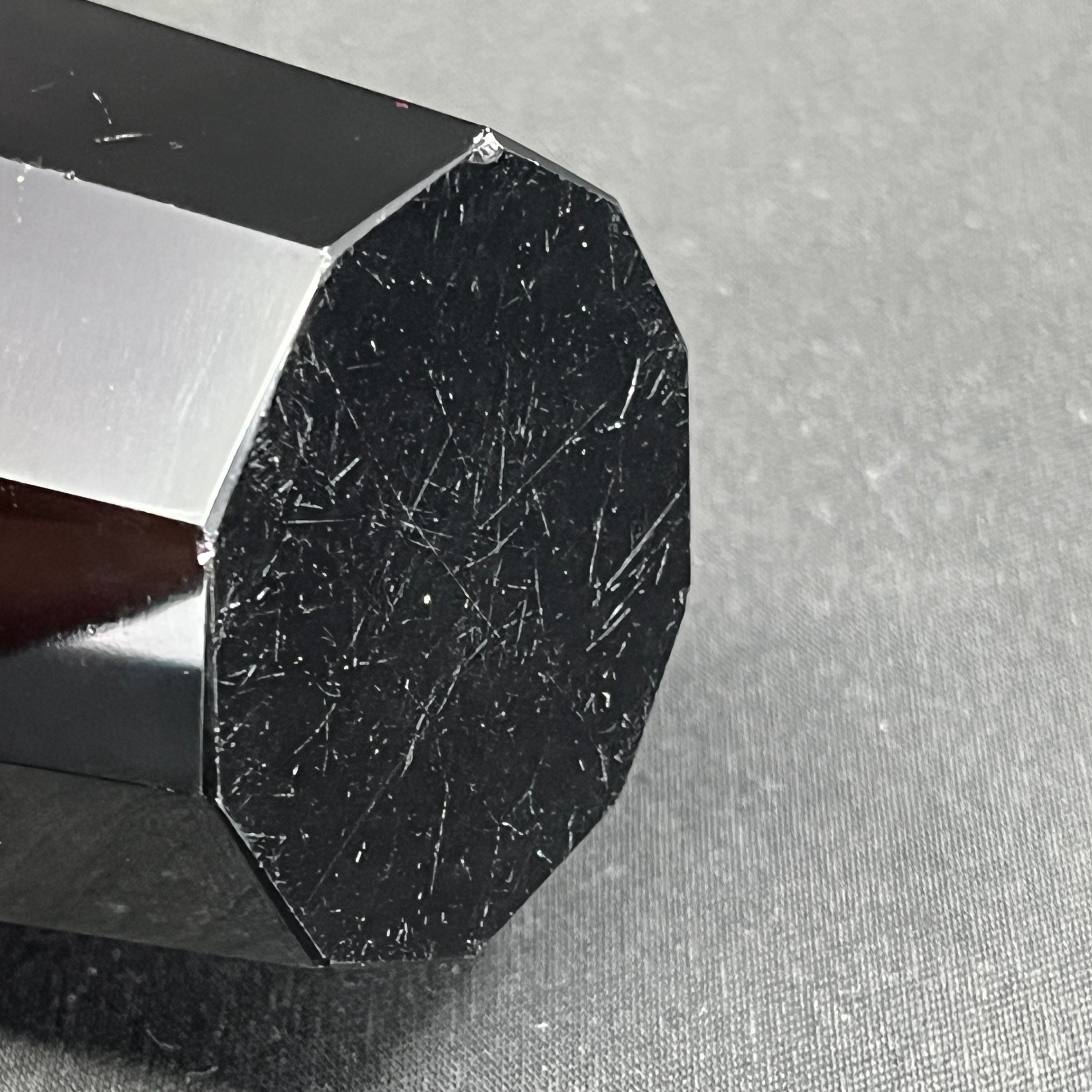 Mangan art deco vase, 11 cm.