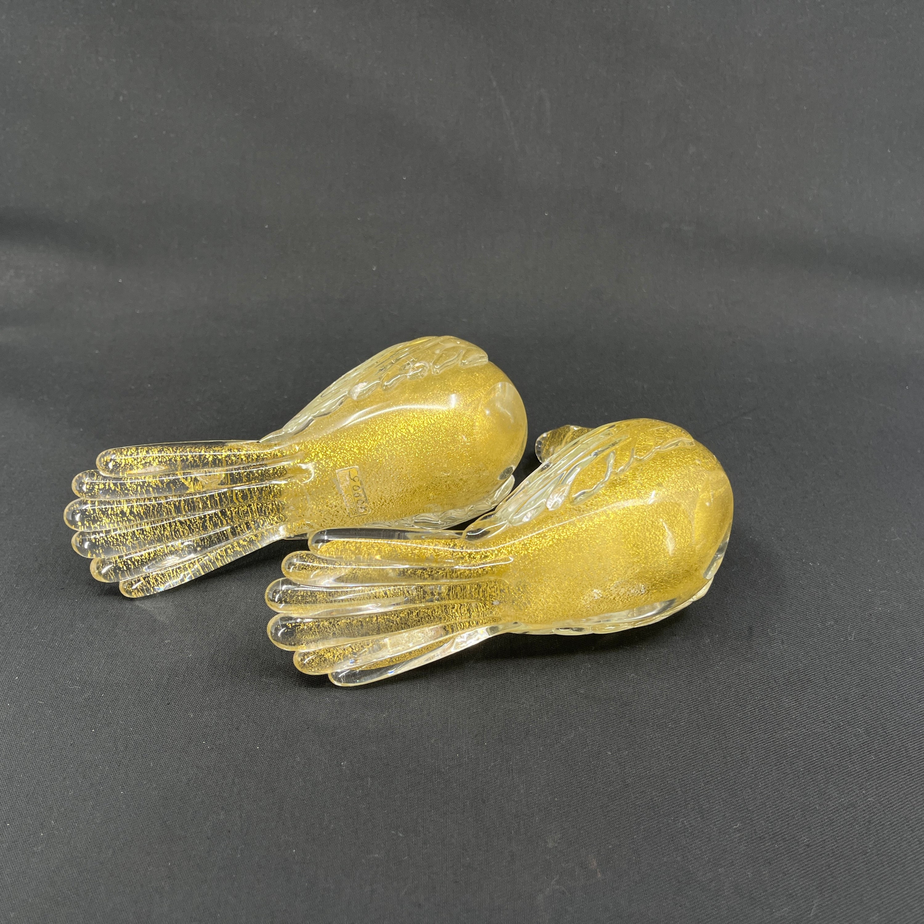 Et par Murano fugle med guld