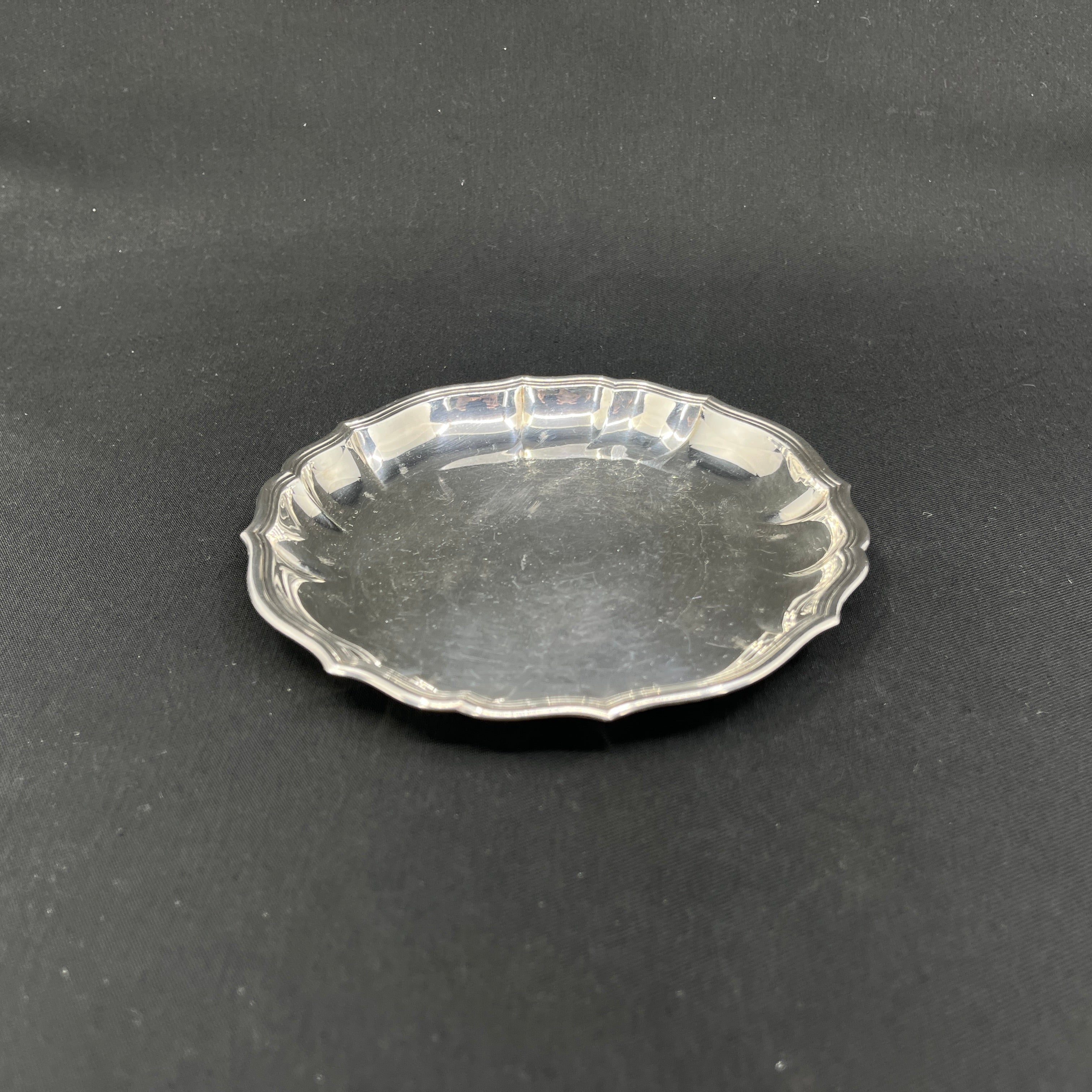 Flaskebakke i sølvplet - skævknækket