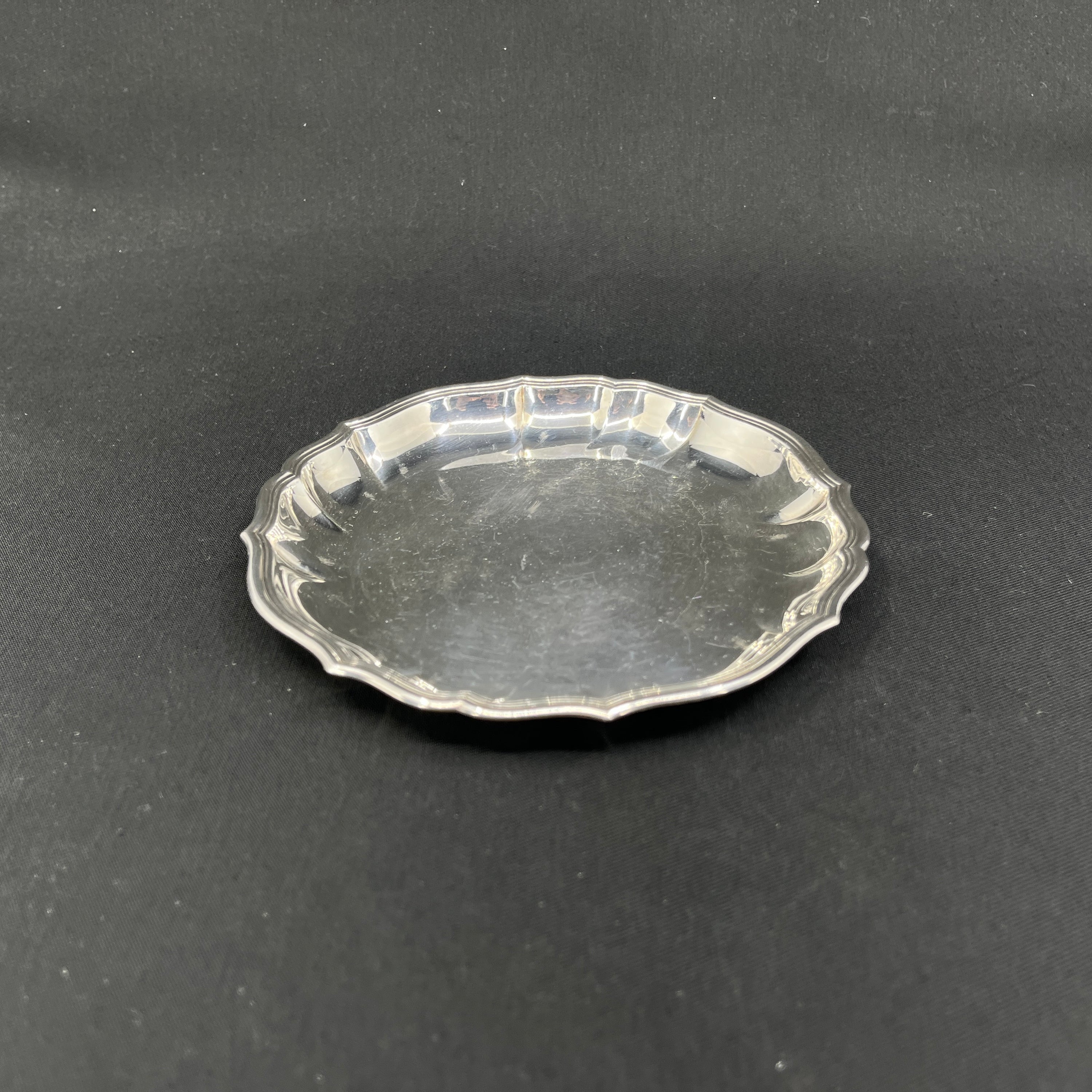 Flaskebakke i sølvplet - skævknækket