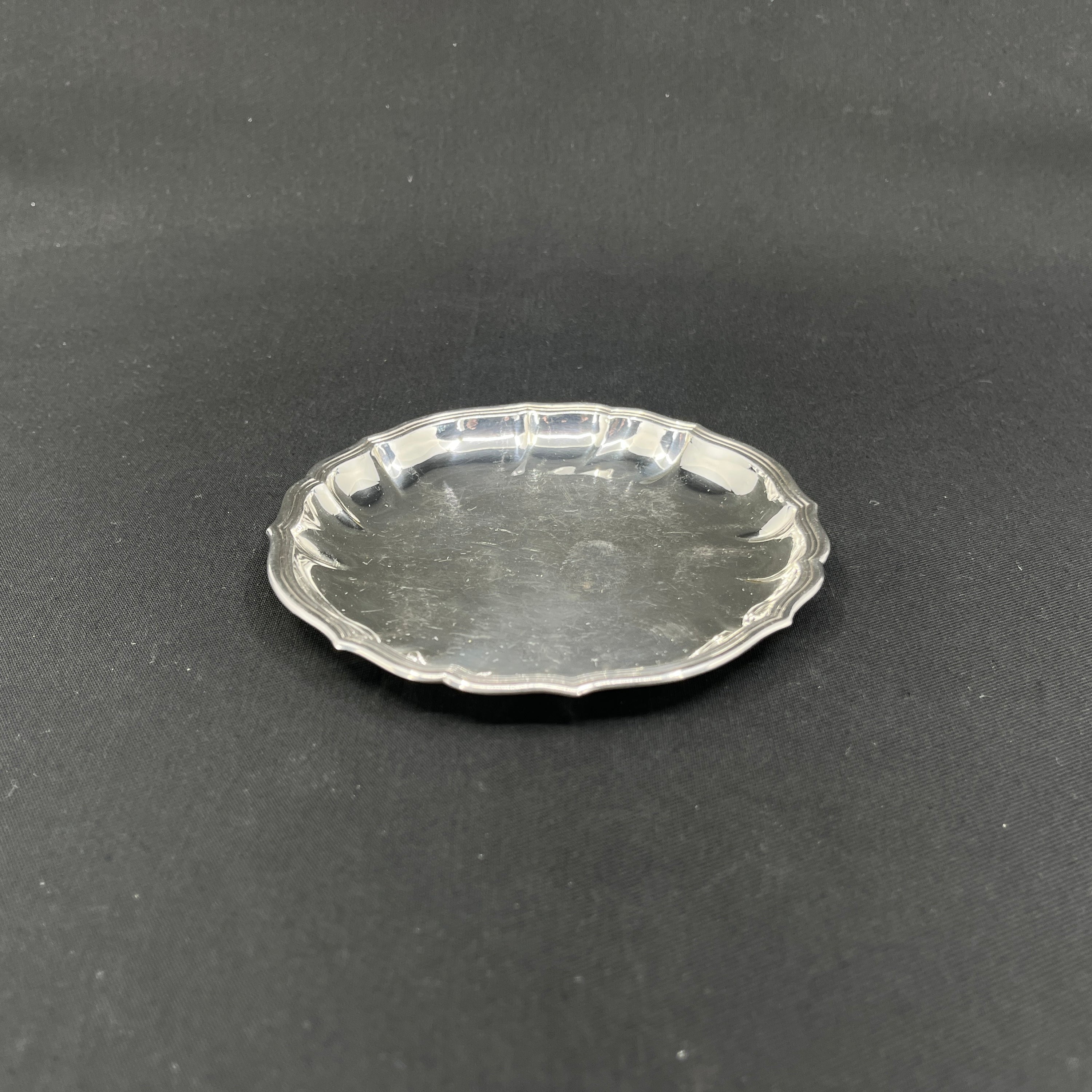 Flaskebakke i sølvplet - skævknækket, 12,5 cm.