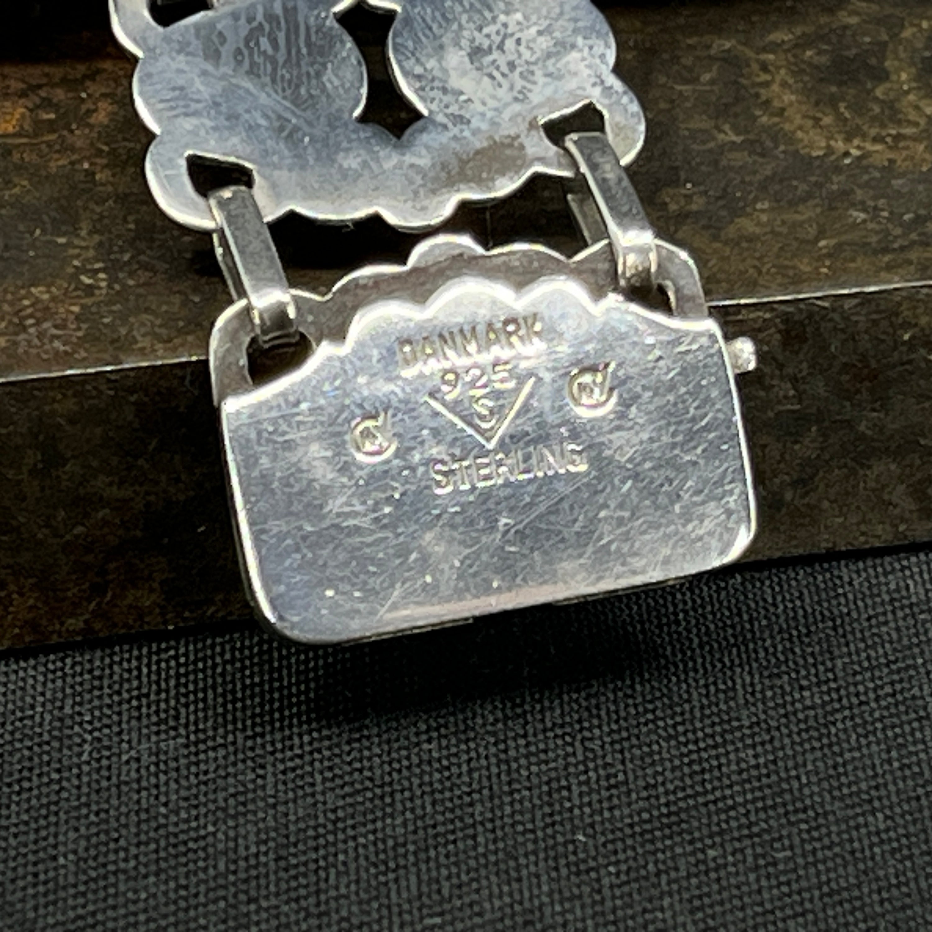 Moderne armbånd fra Christian Veilskov