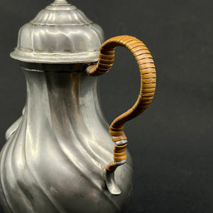 Small 1700 talc coffee pot in pewter