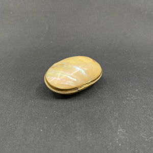 Small fine purse in seashell from the late 1700s