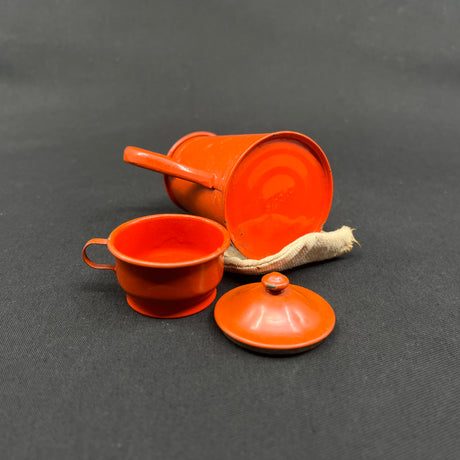Tekno "Madam Blue" Coffee Pot in Red