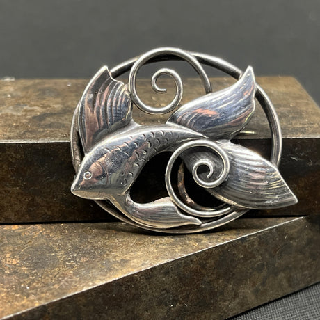 Broche af Willy Krogmar - slørhale