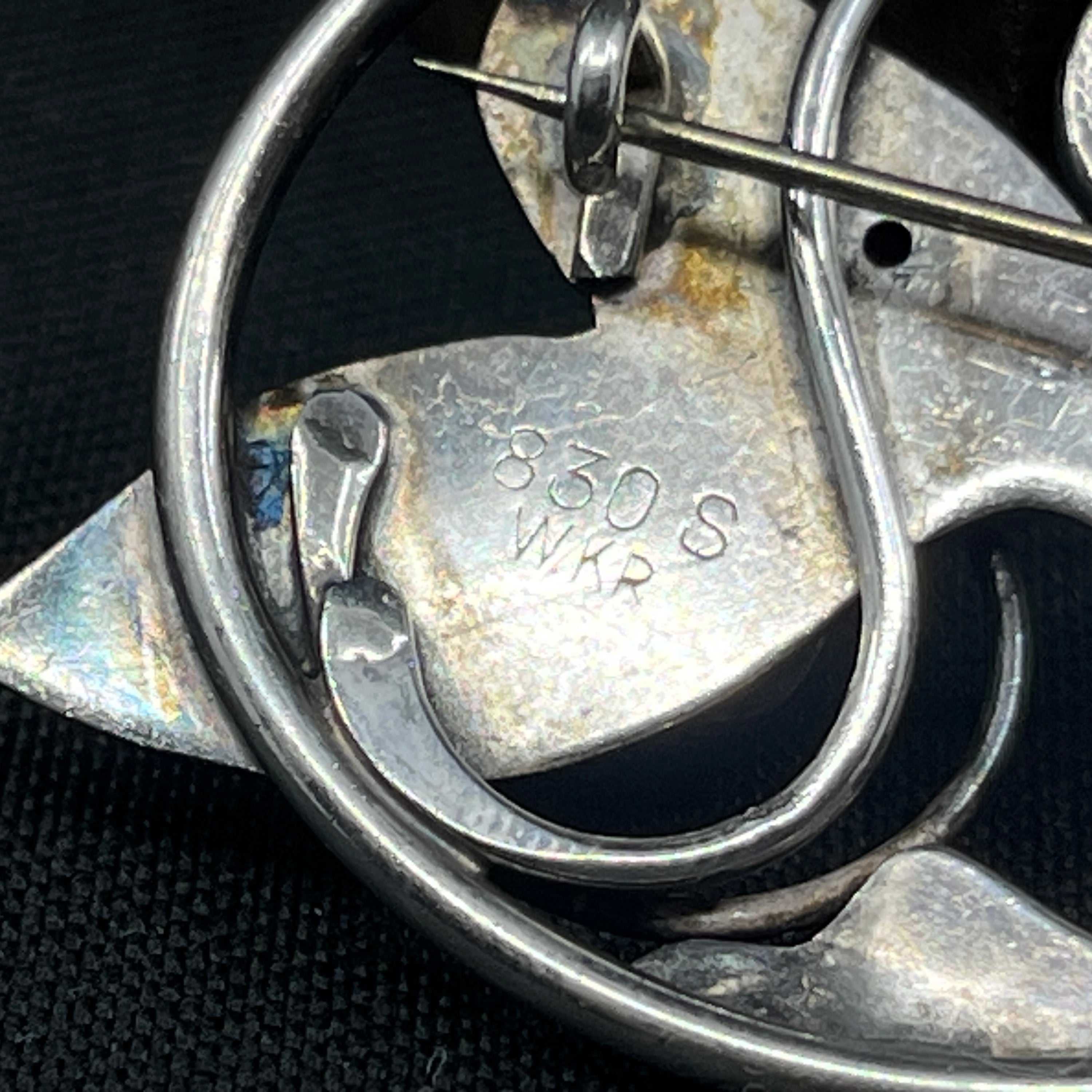 Broche af Willy Krogmar - slørhale