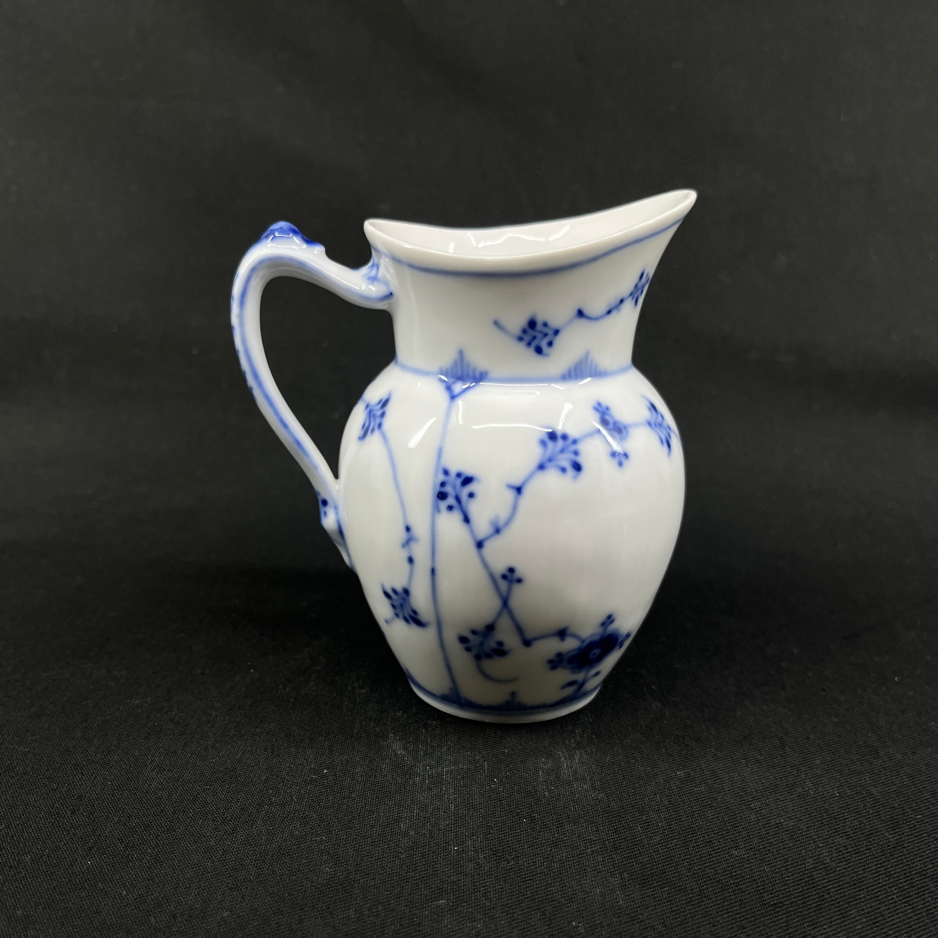 Stor Musselmalet Riflet flødekande, 1/61