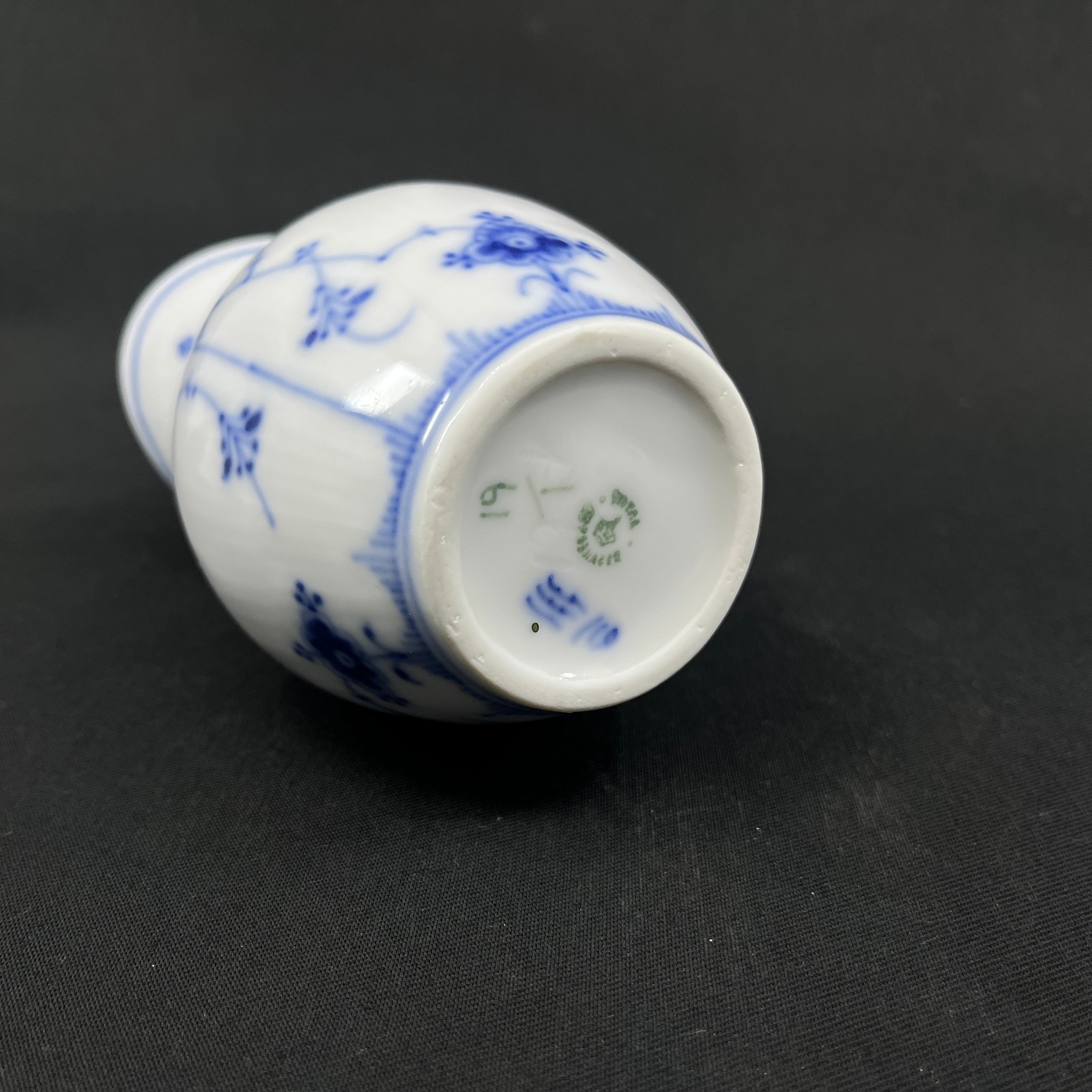 Stor Musselmalet Riflet flødekande, 1/61