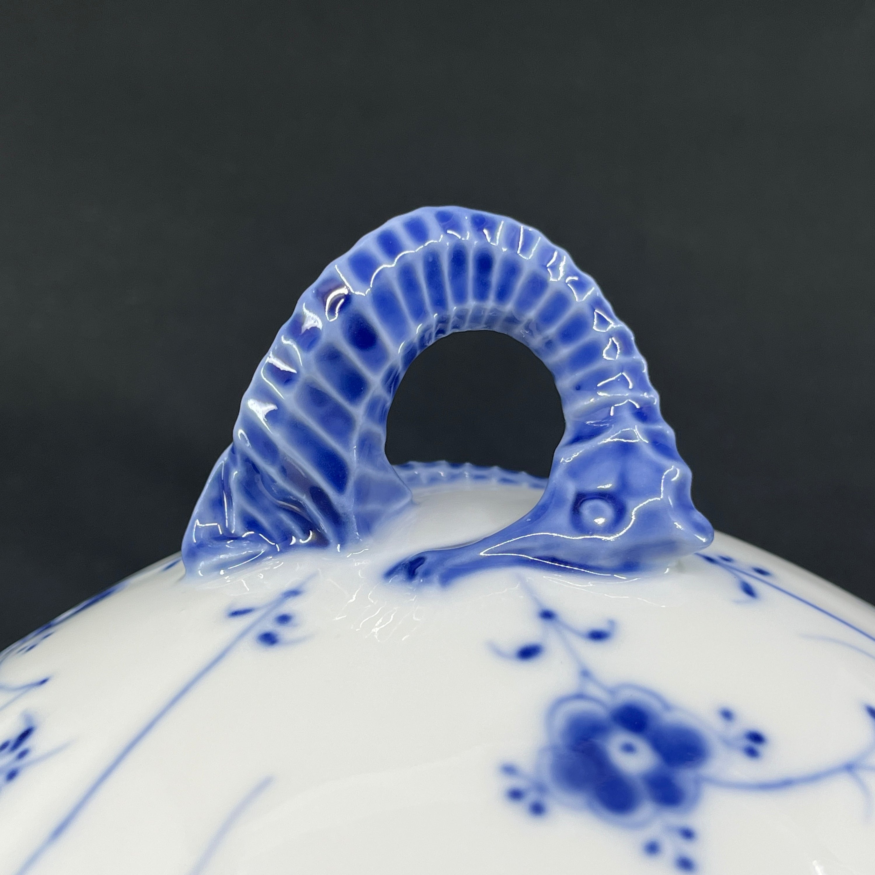 Blåmalet terrin med underfad fra Bing & Grøndahl