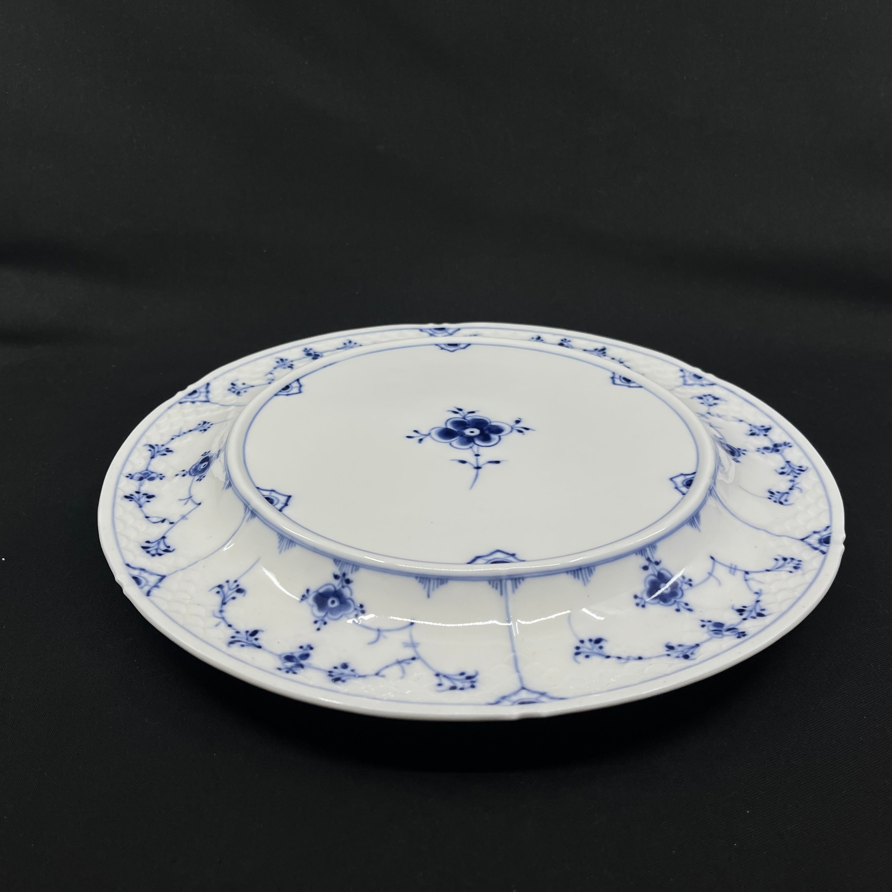 Blåmalet terrin med underfad fra Bing & Grøndahl