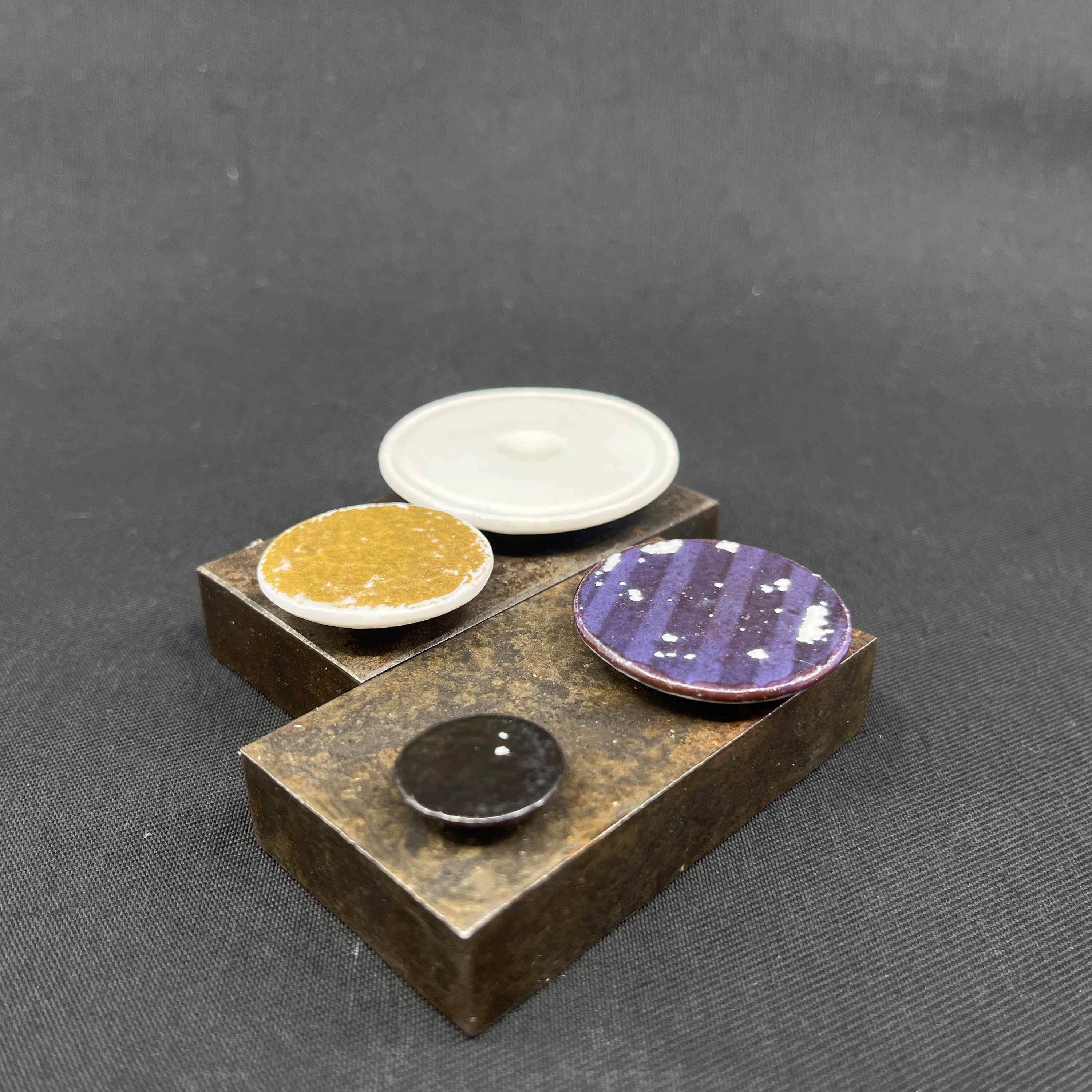 4 antikke knapper fra Royal Copenhagen