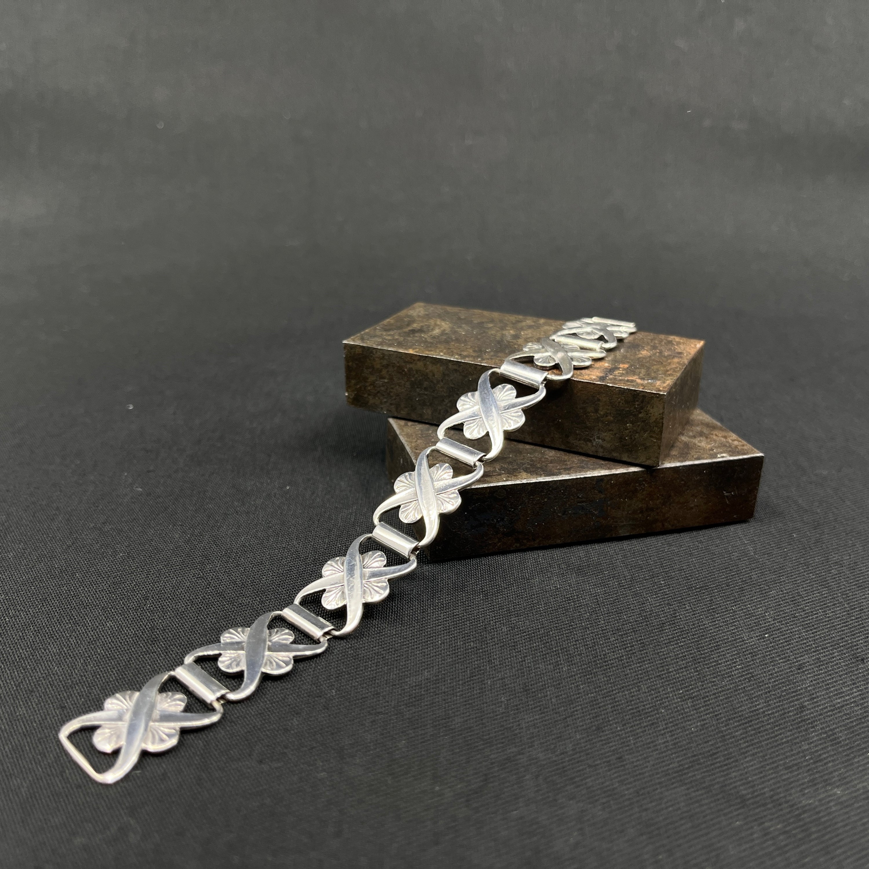 Armbånd i sølv fra Cohr