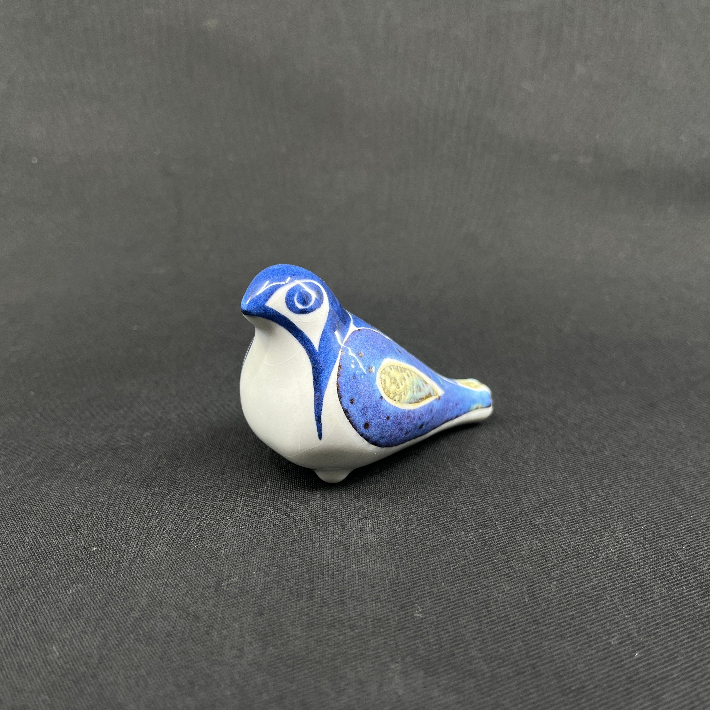 Piv-i-ass bird from Aluminia