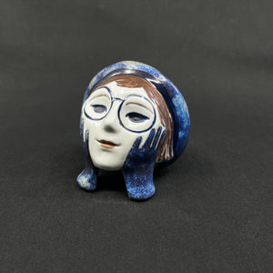 Royal Copenhagen figur - Kvinde med briller