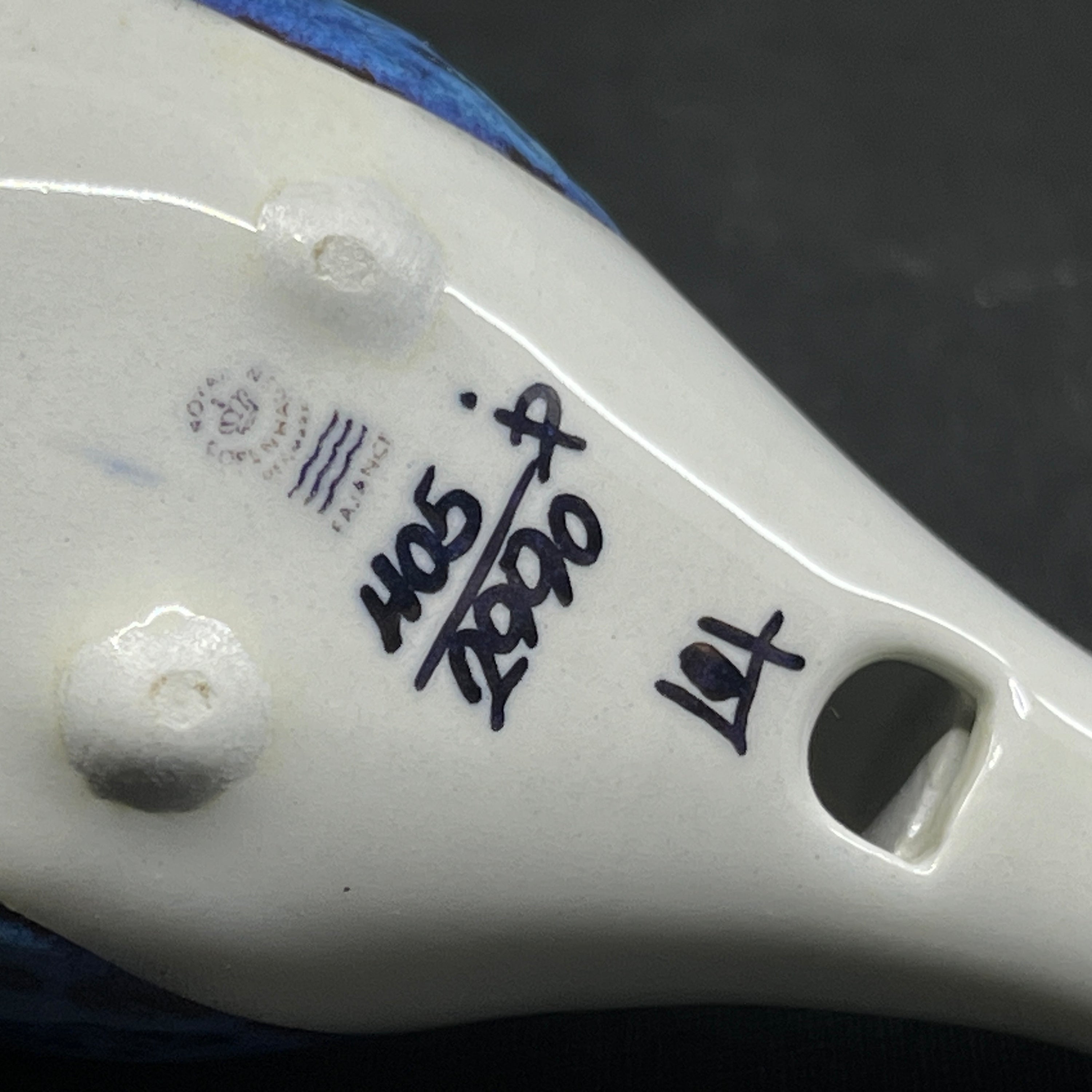 Piv-i-ass bird from Aluminia