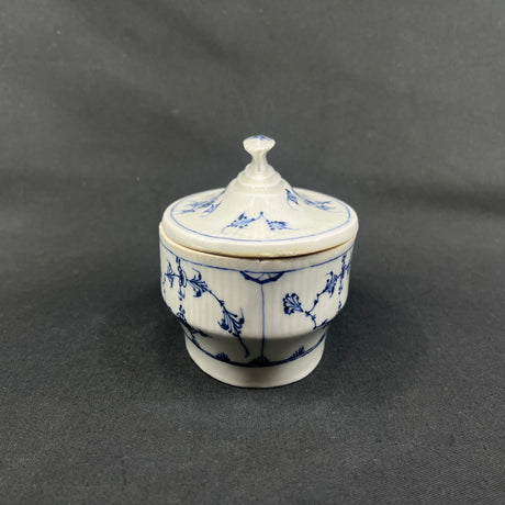 Musselmalet Riflet smørskål fra 1780'erne