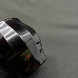 Rubinrød art deco vase. buttet form