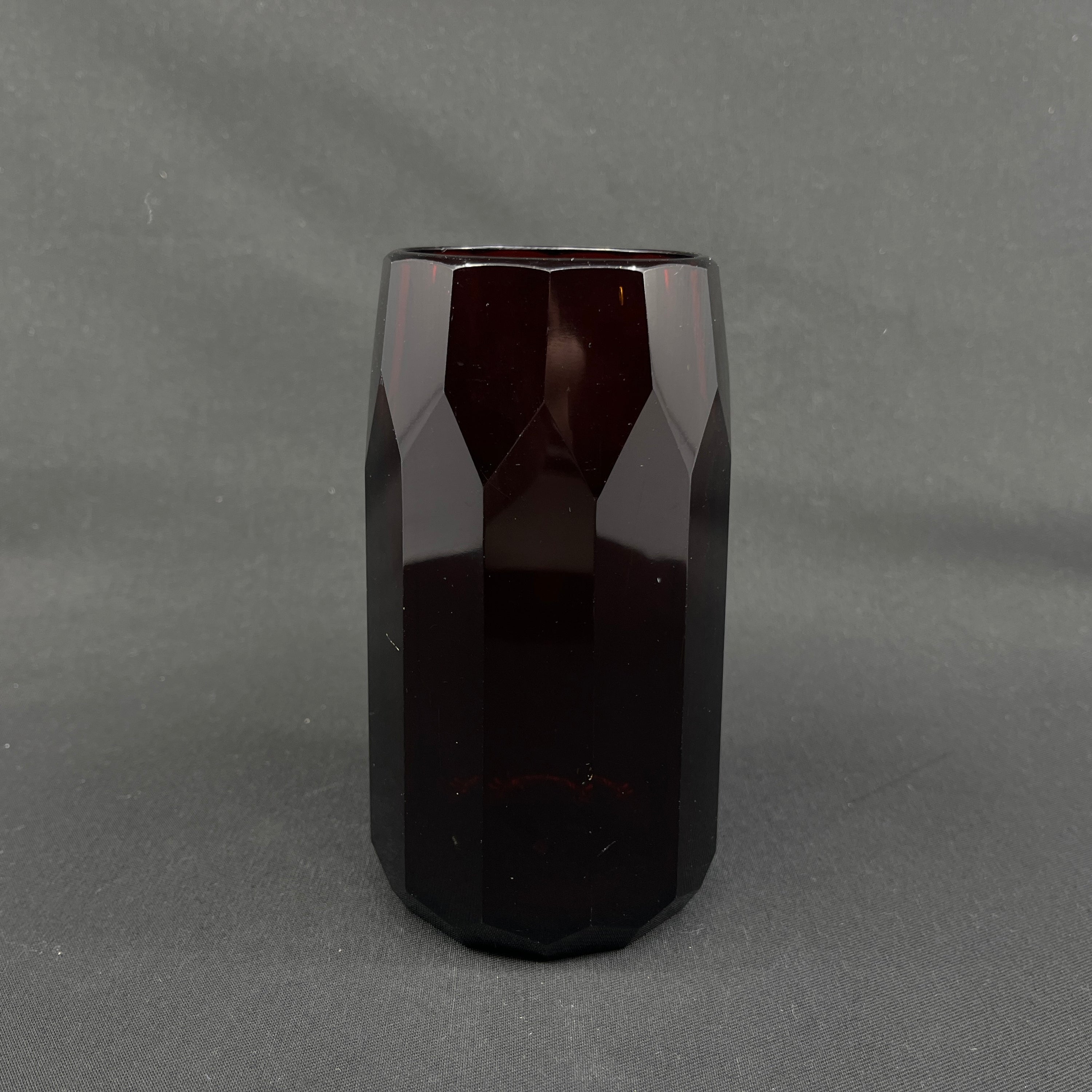 Ruby red art deco vase, 14 cm.