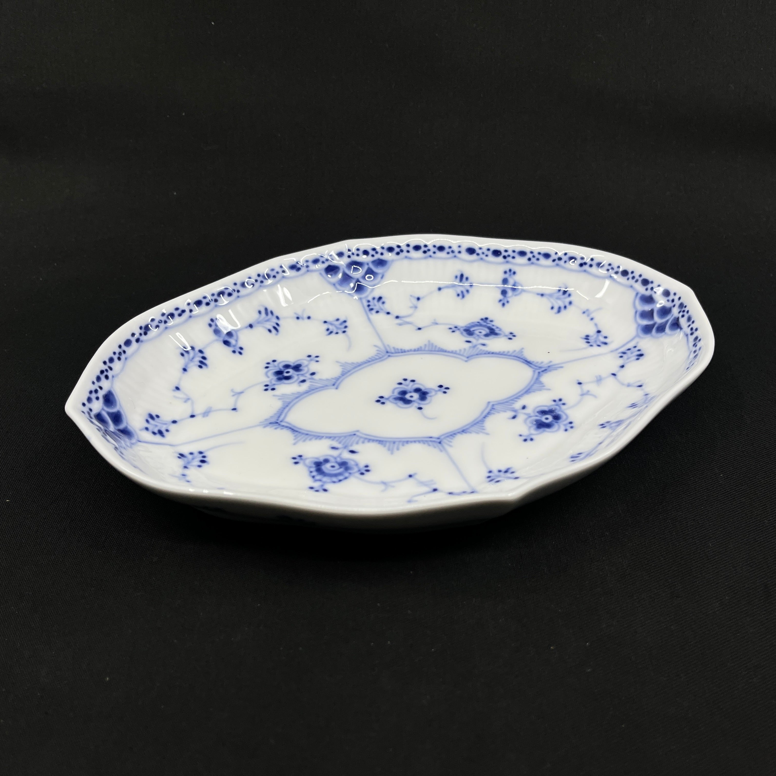 Musselmalet Halvblonde fad, 1/552