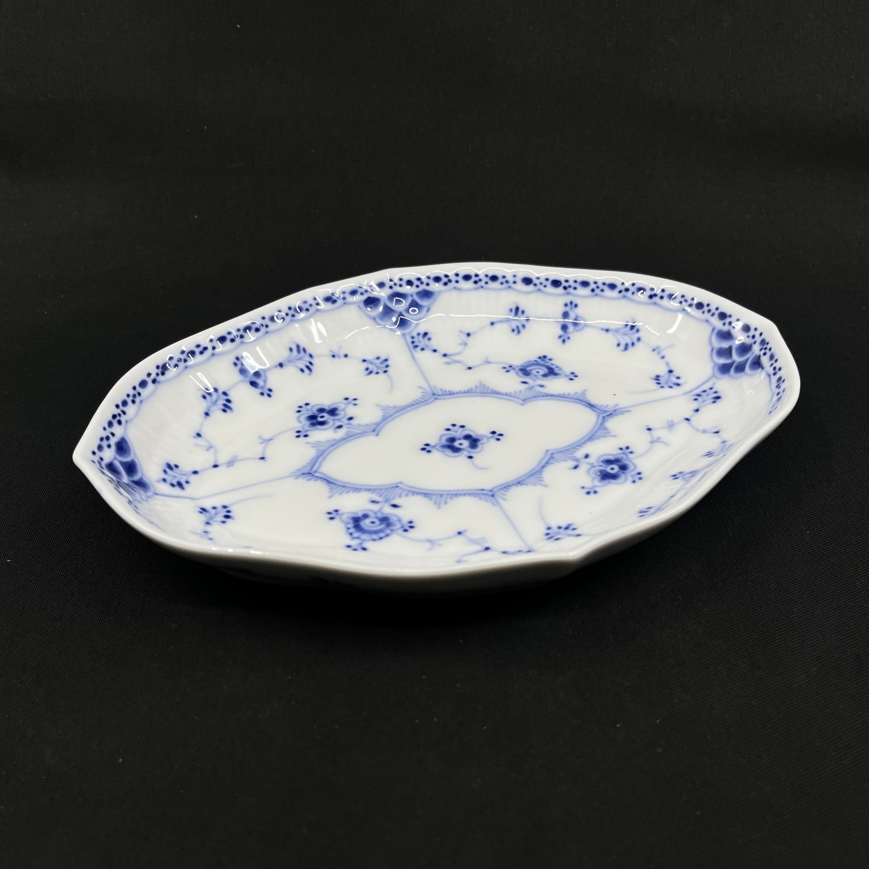 Musselmalet Halvblonde fad, 1/552