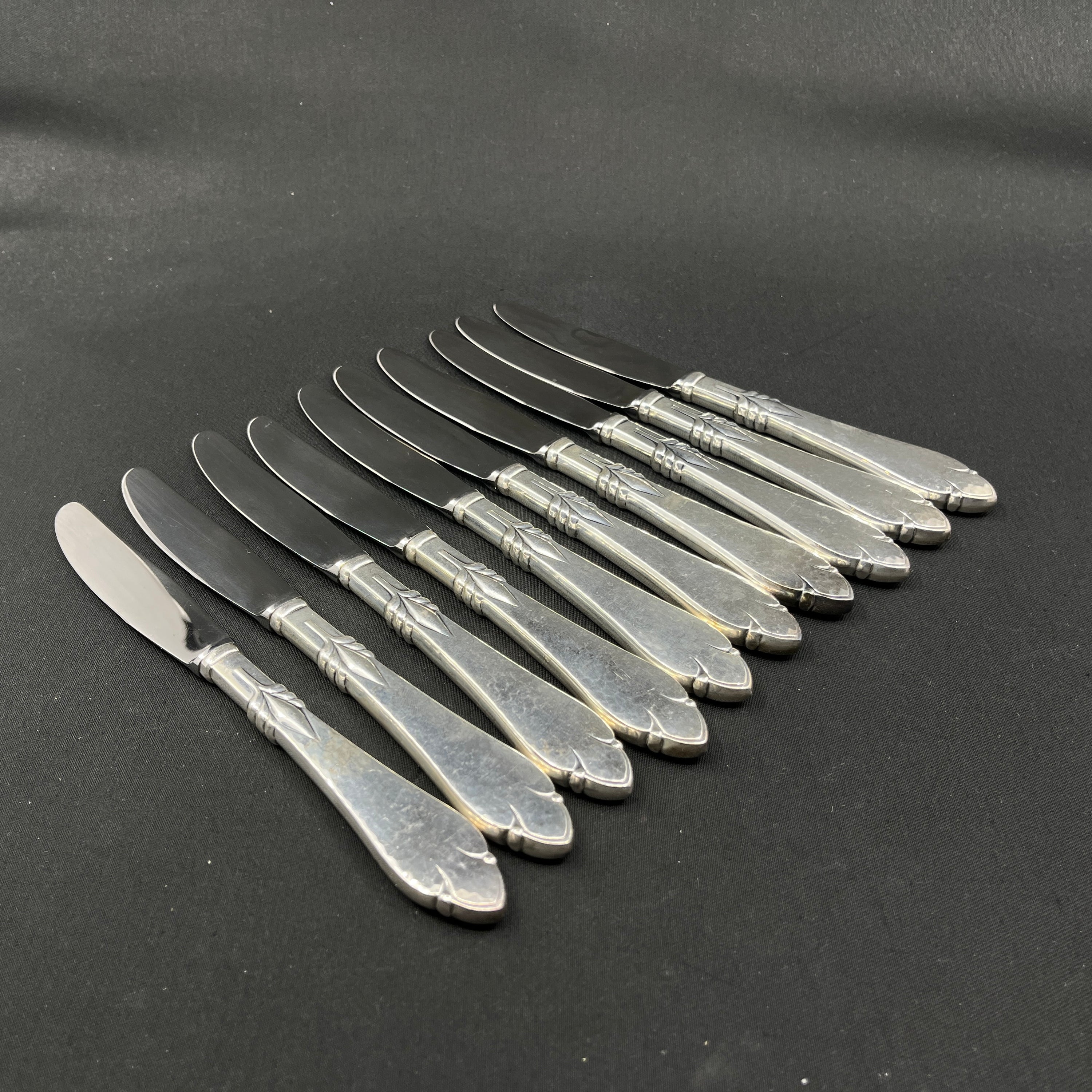 Freja dinner knife in silver, 22 cm.