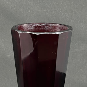 Høj rubinrød art deco vase