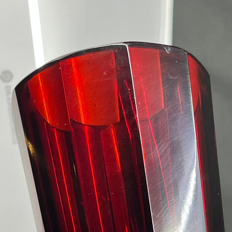 Høj rubinrød art deco vase