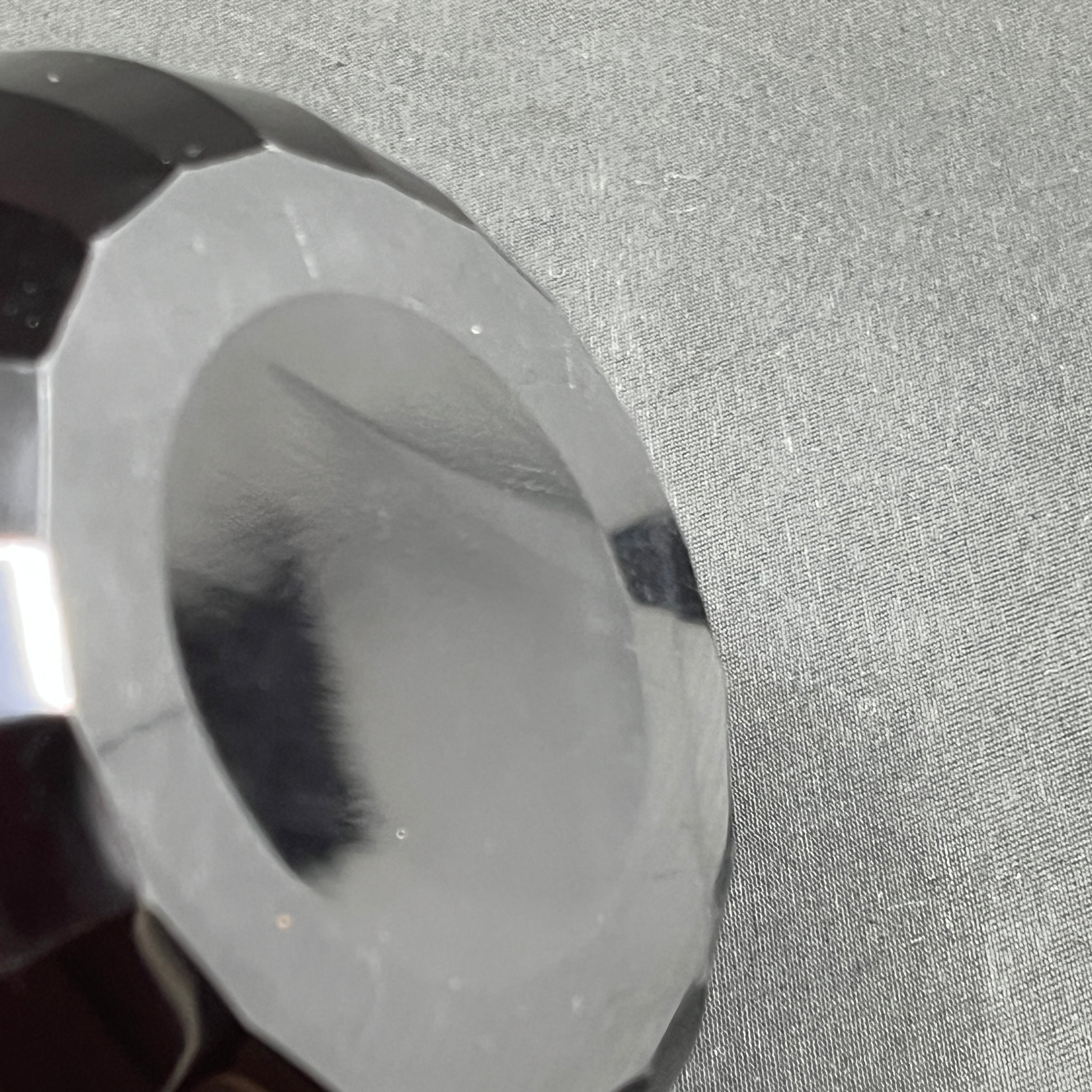 Rubinrød art deco skål, rundede sider