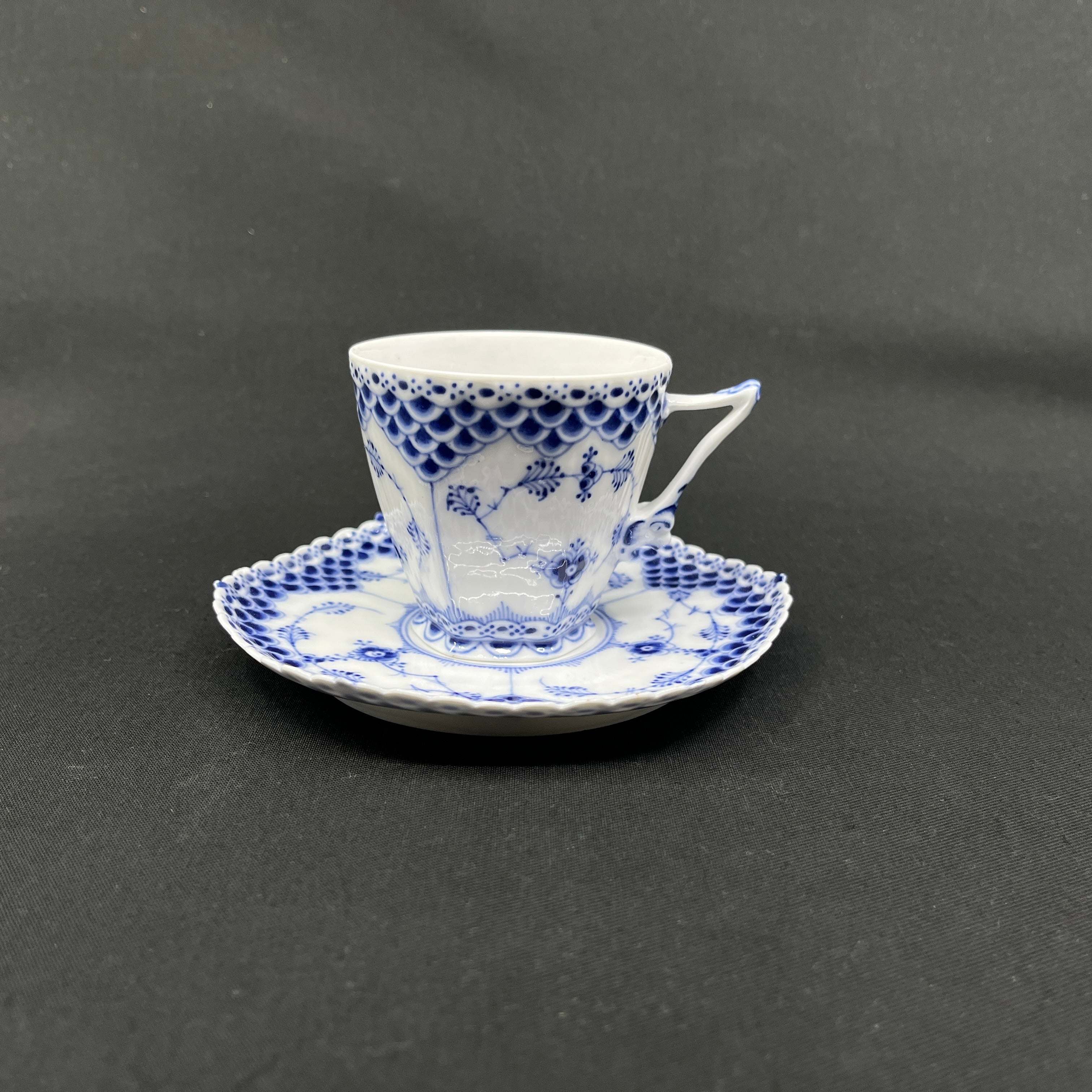 Musselmalet Helblonde kaffekop 1/1036