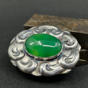 Brooch with large chrysoprase