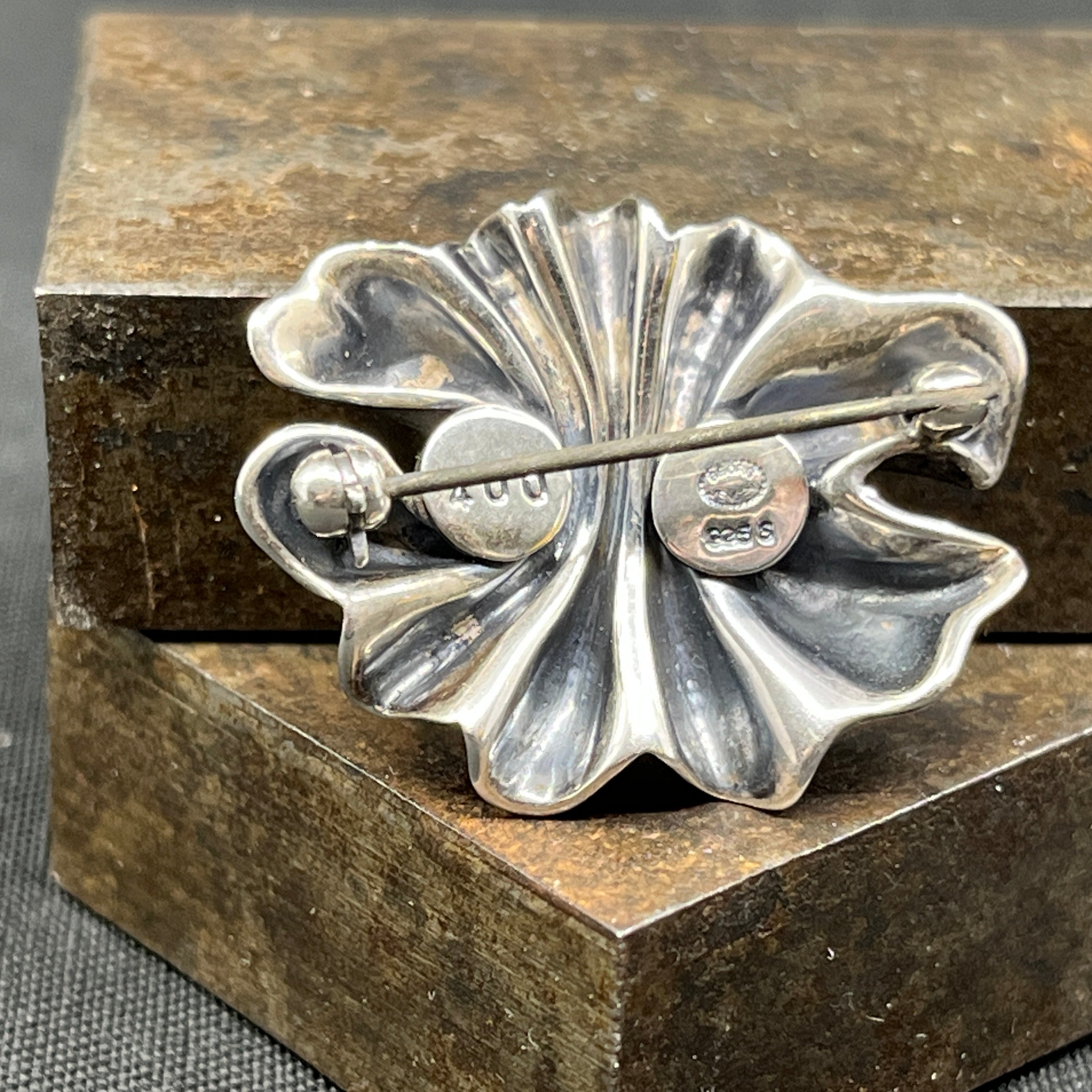 Georg Jensen broche No 400 med guld