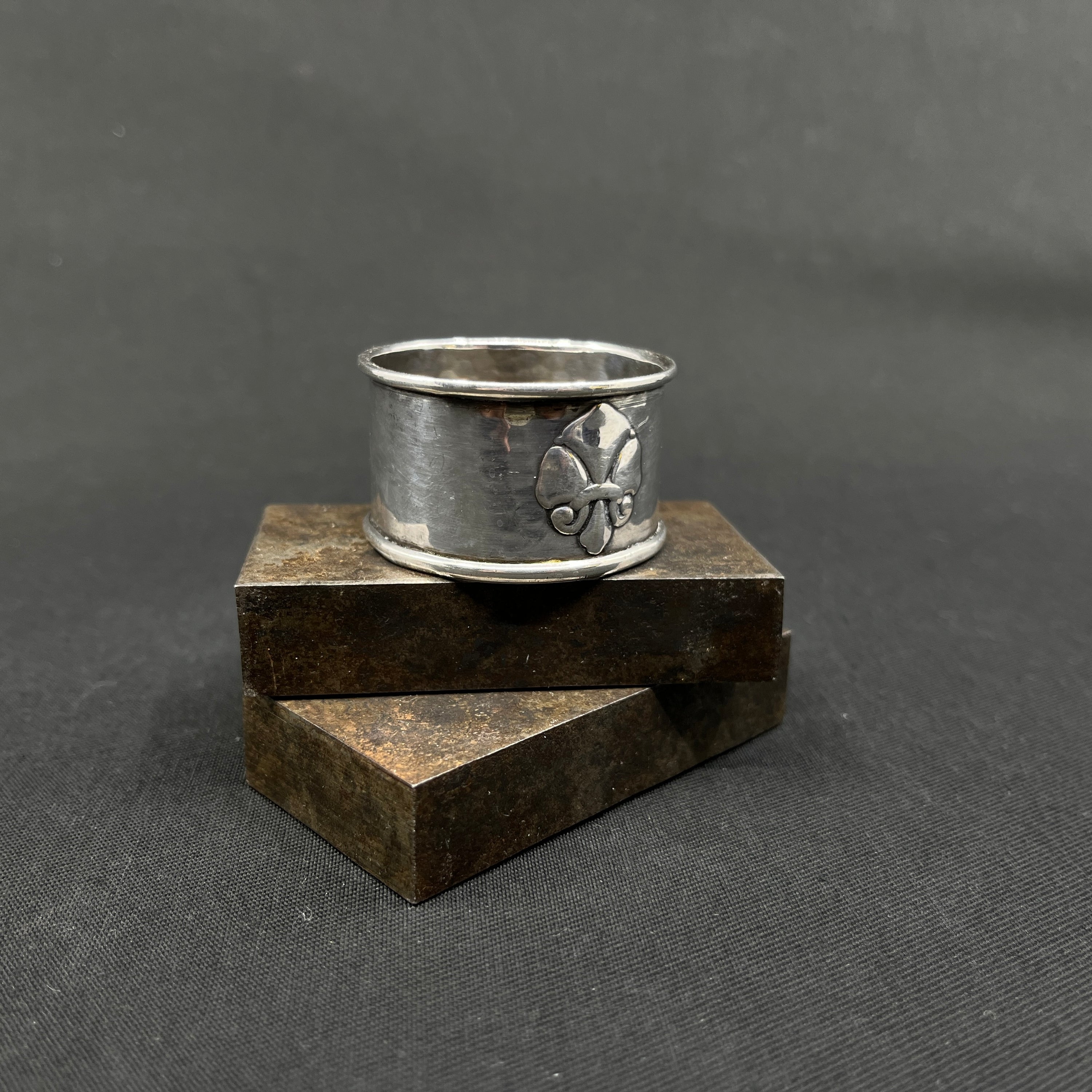 French Lily napking ring
