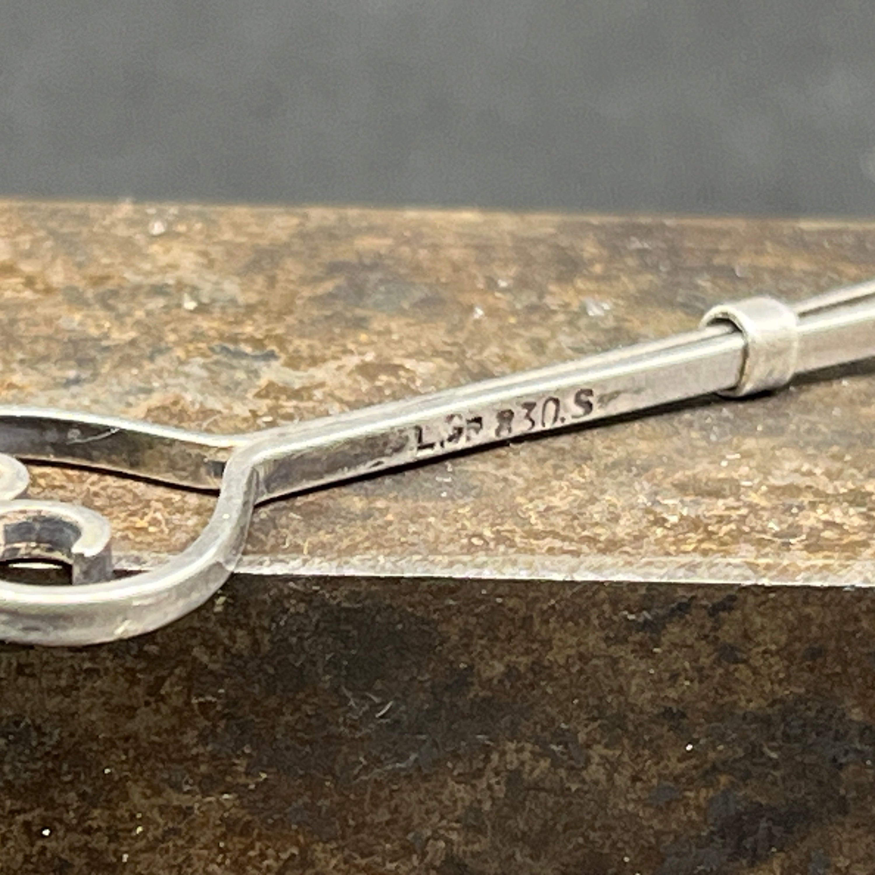 Cigarette holder in silver