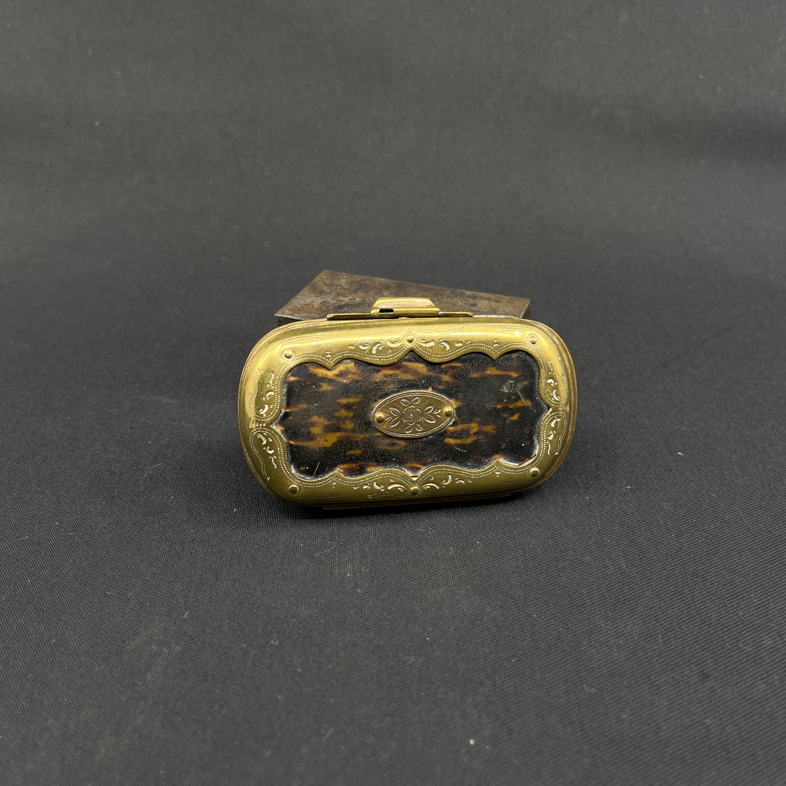 Flot portemonnaie fra 1800 tallets midte i skildpaddeskjold