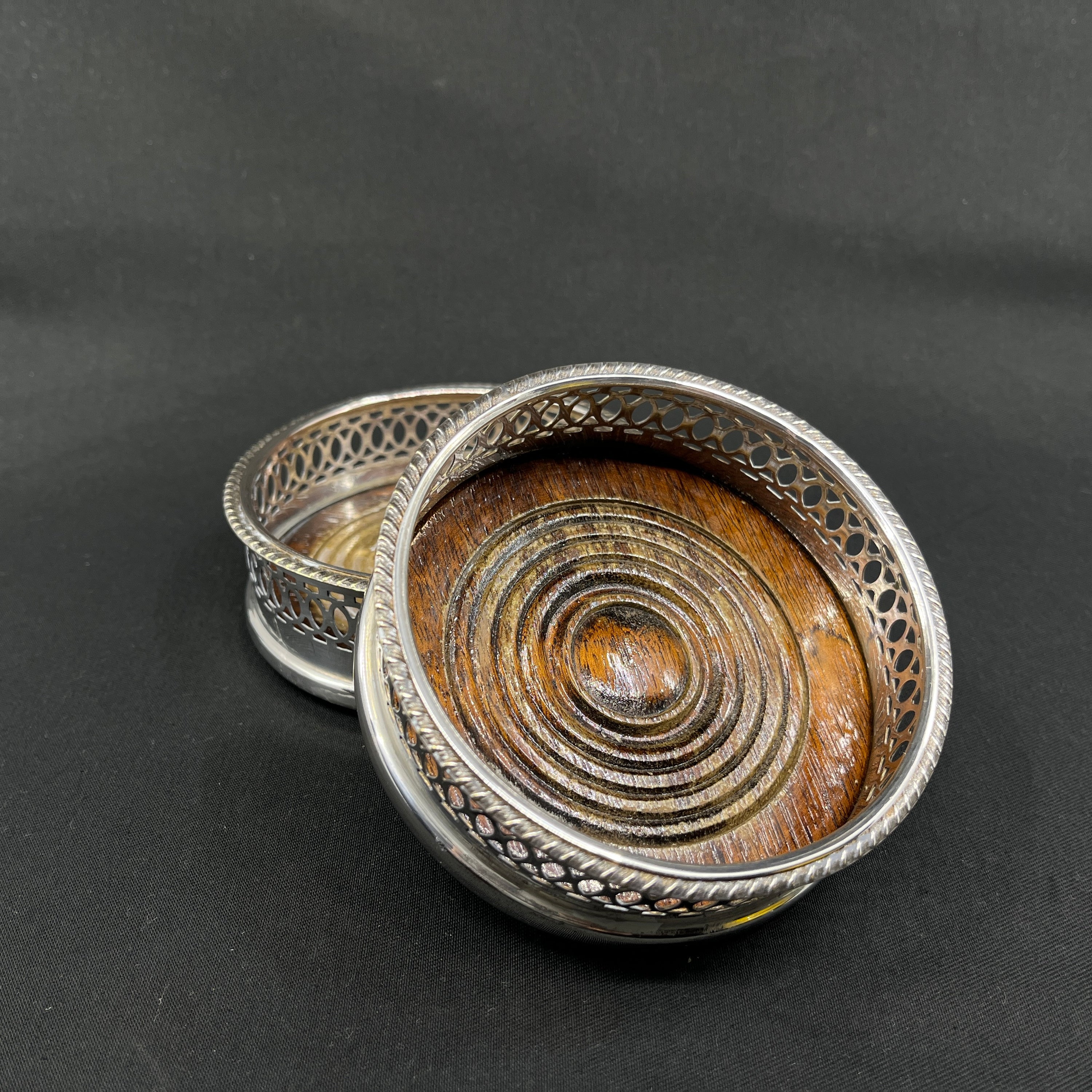 Et par flaskebakke med gallerikant