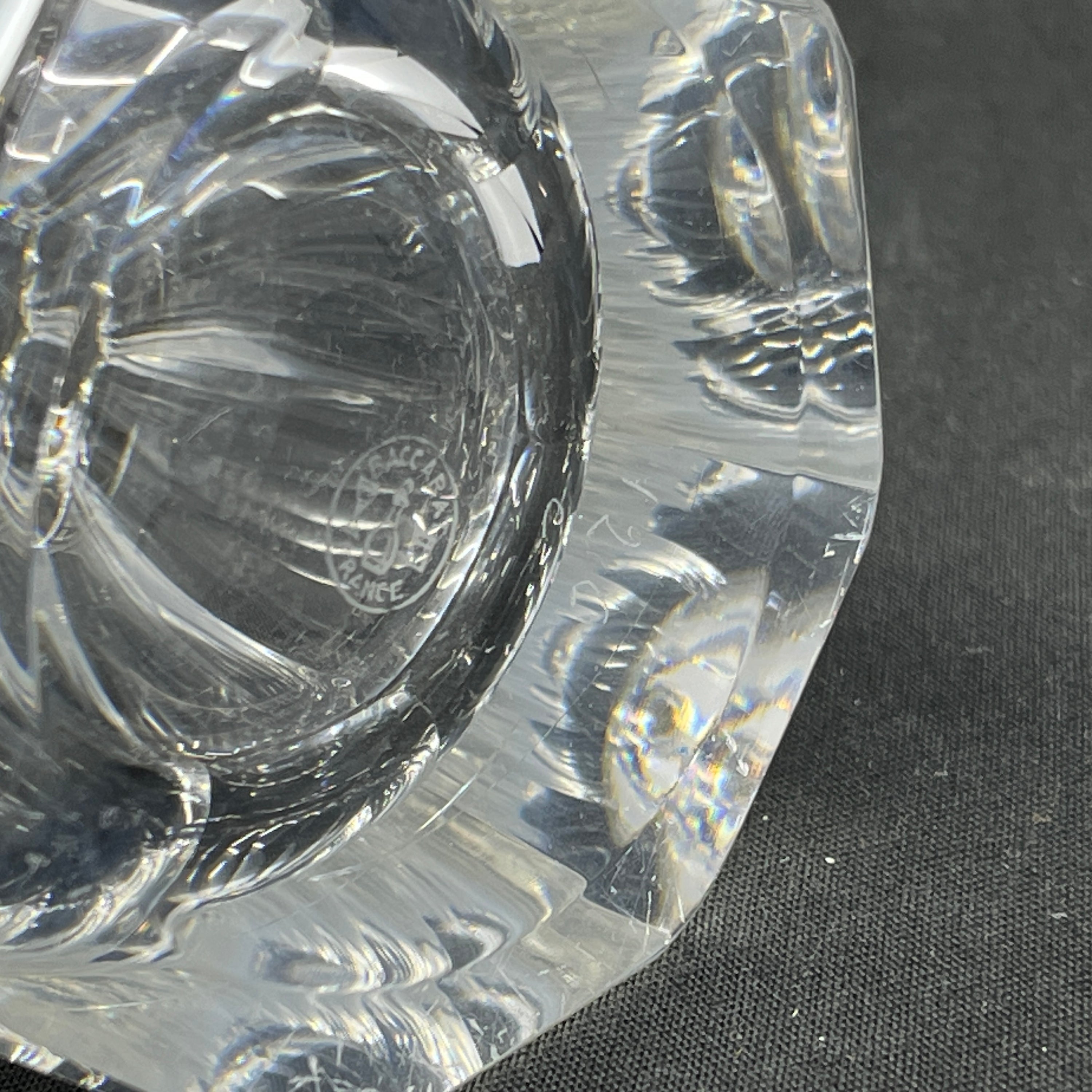 Pyramide karaffel fra Baccarat