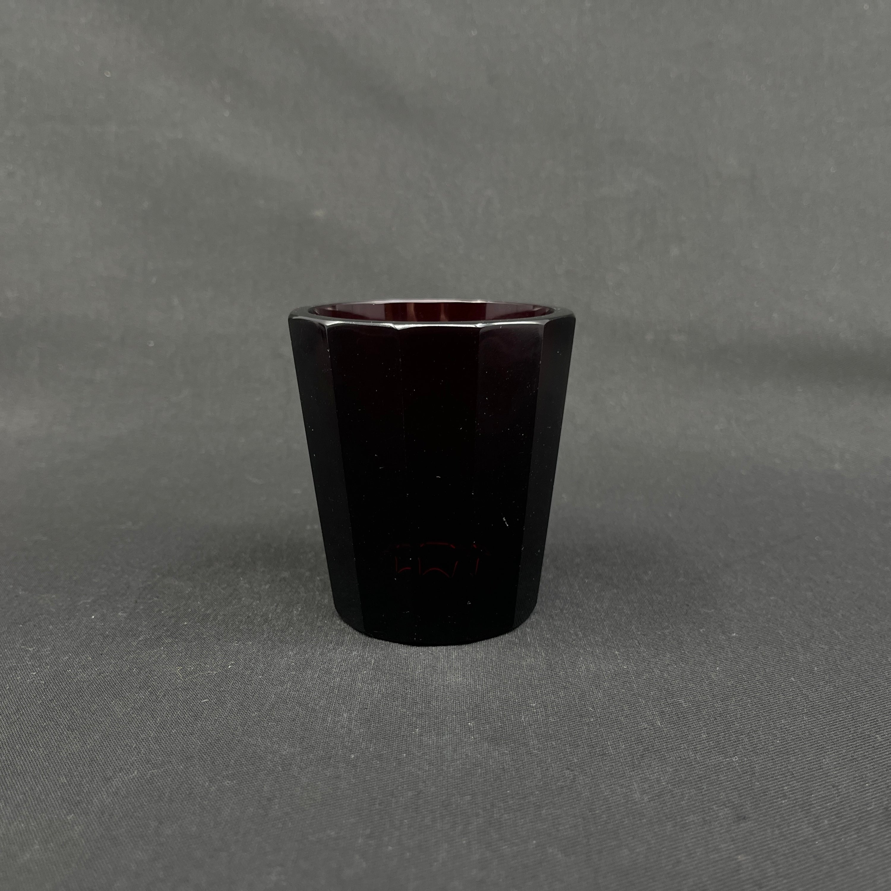 Rubinrødt art deco bæger/vase