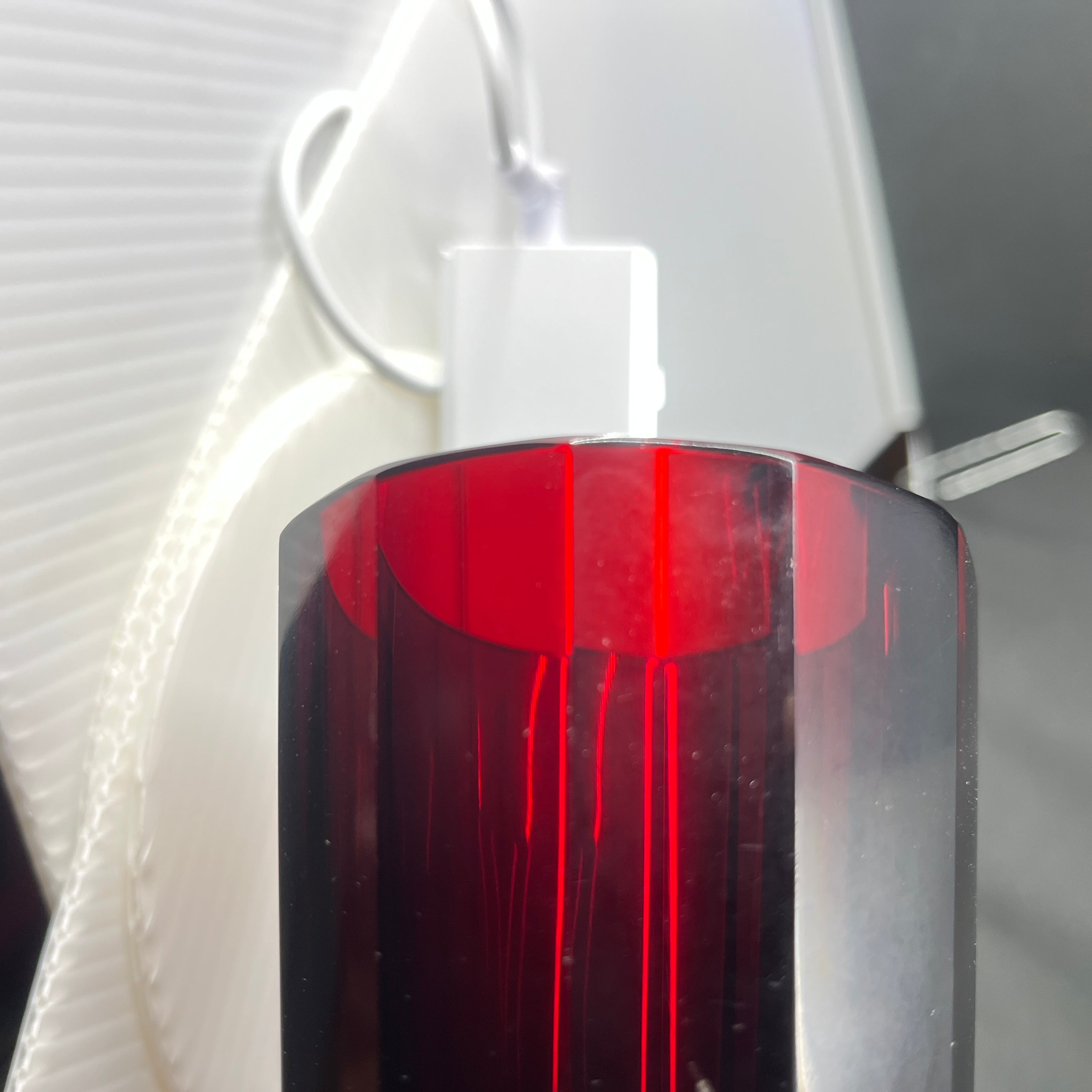 Rubinrødt art deco bæger/vase