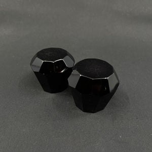 Små koniske rubinrøde art deco vaser, 5,5 cm.