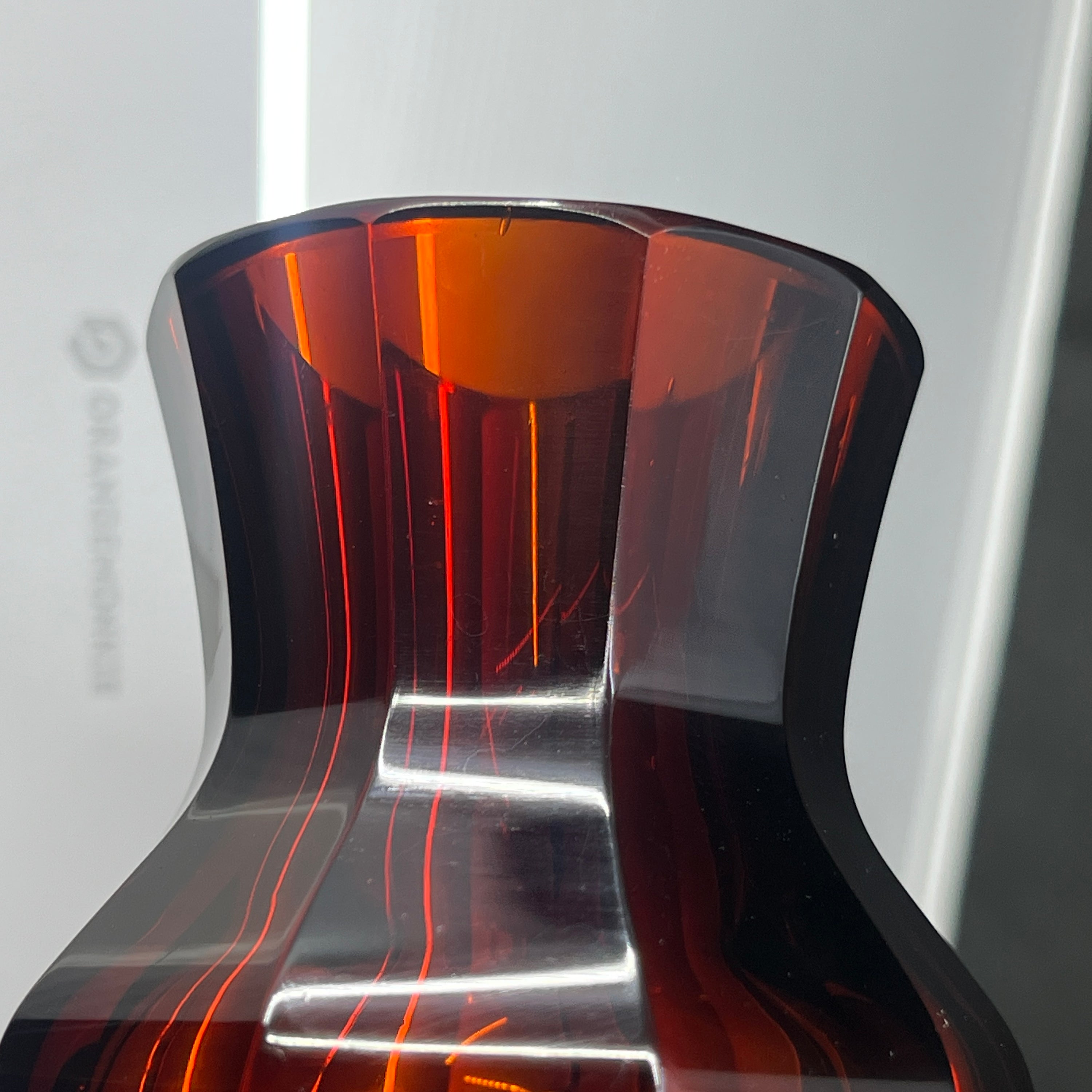 Small ruby ​​red art deco vase, 9.5 cm.