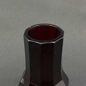 Small ruby ​​red art deco vase, 9.5 cm.