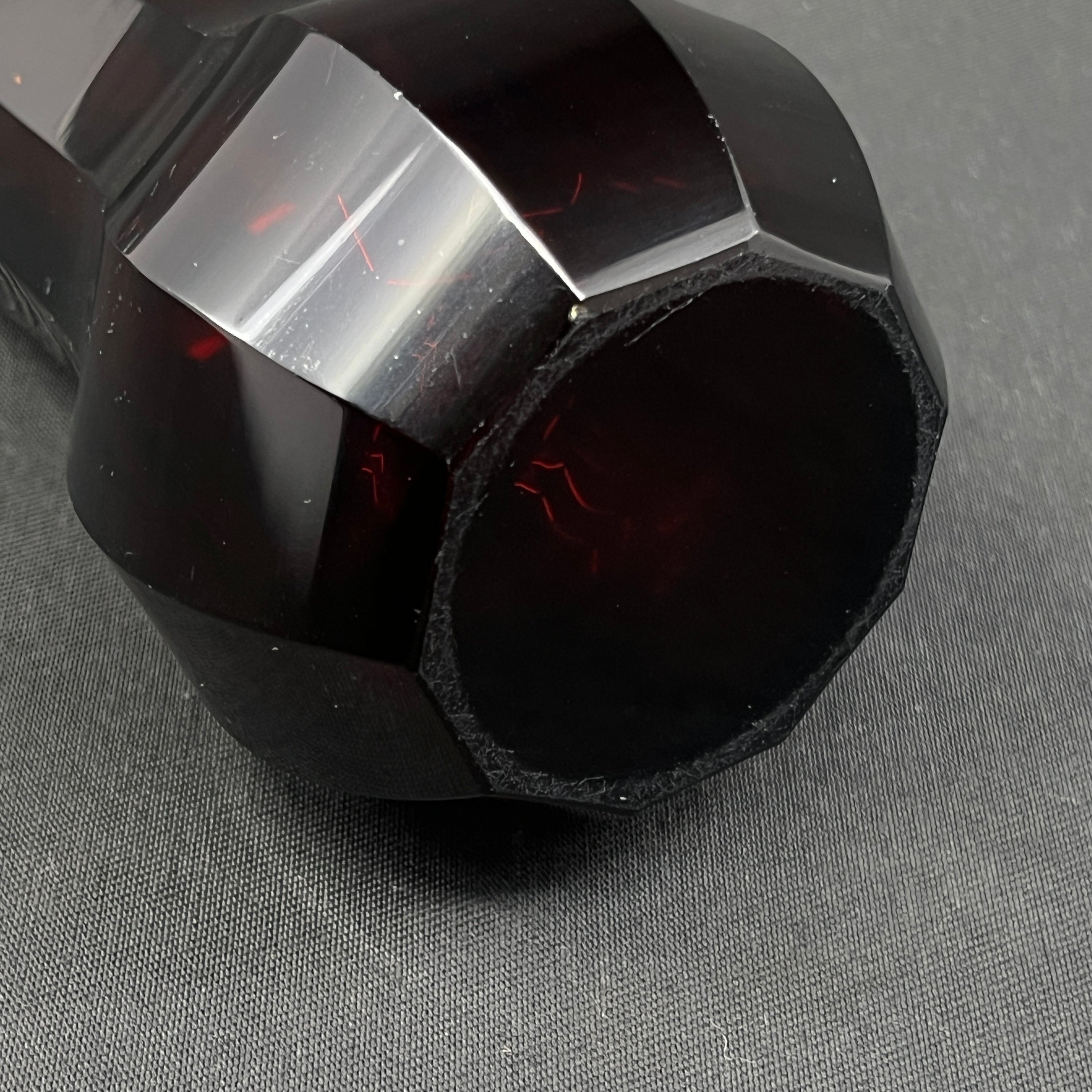 Small ruby ​​red art deco vase, 9.5 cm.